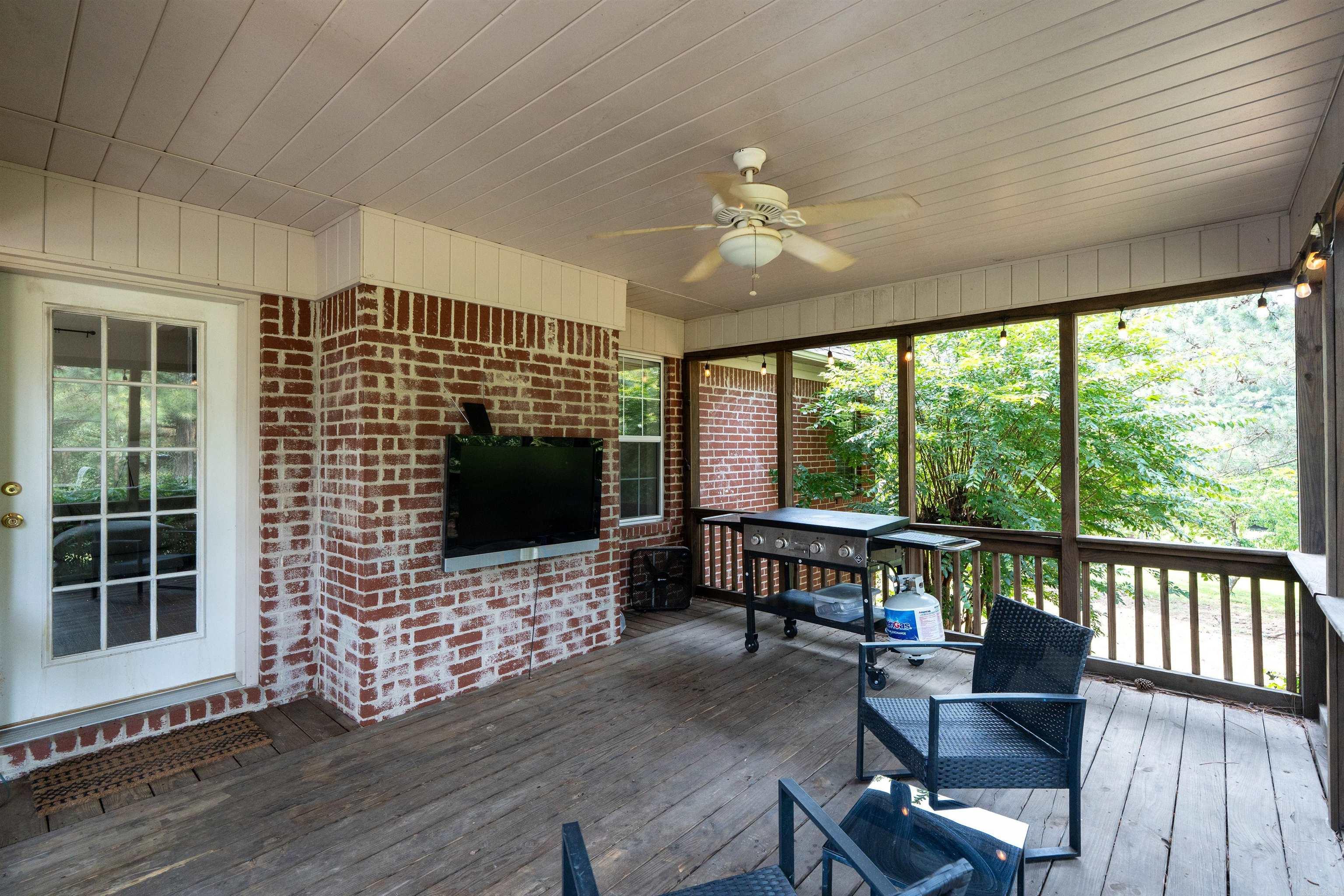 100  Kerryville  Searcy, AR