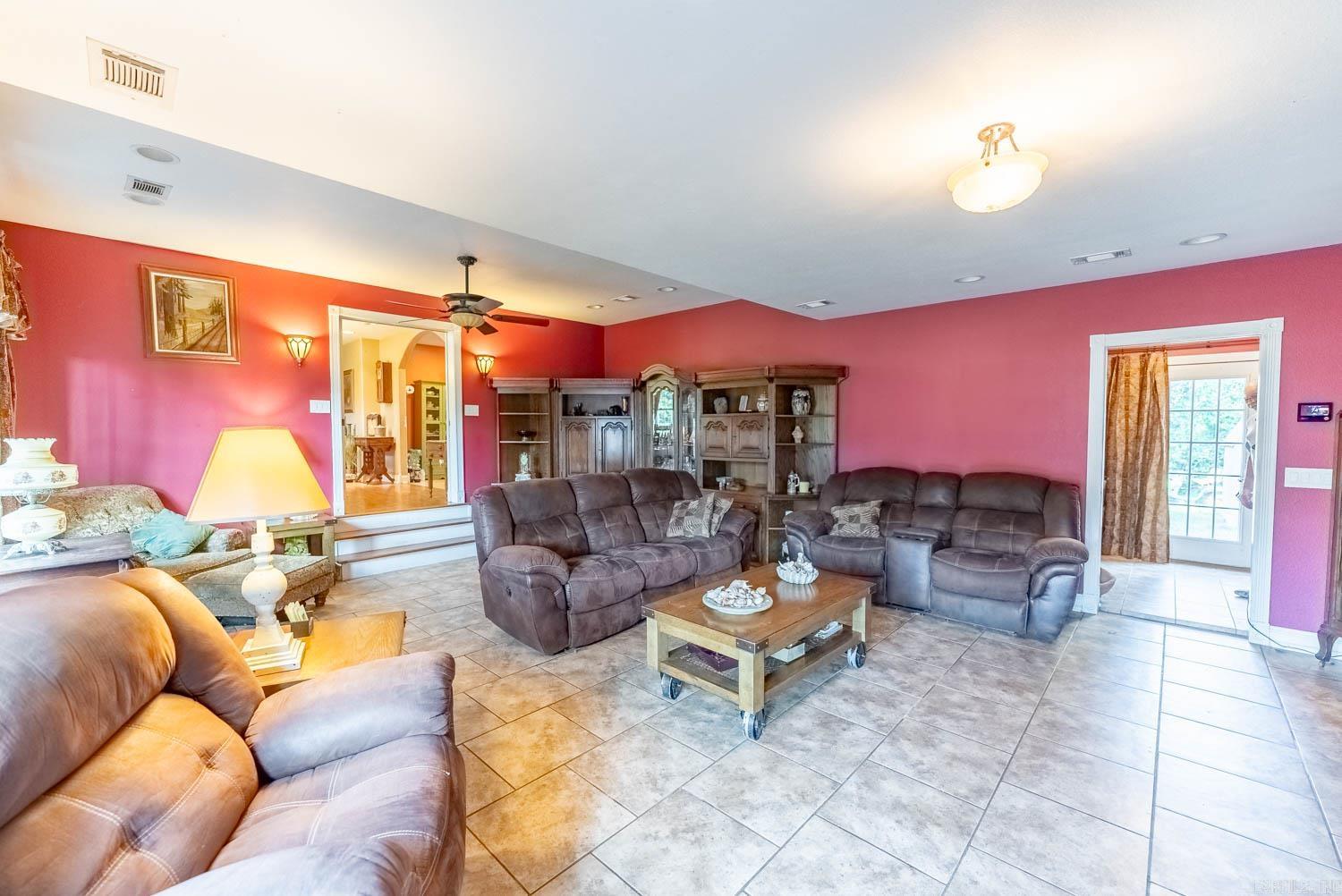 17136  North 9 Highway  Mammoth Spring, AR
