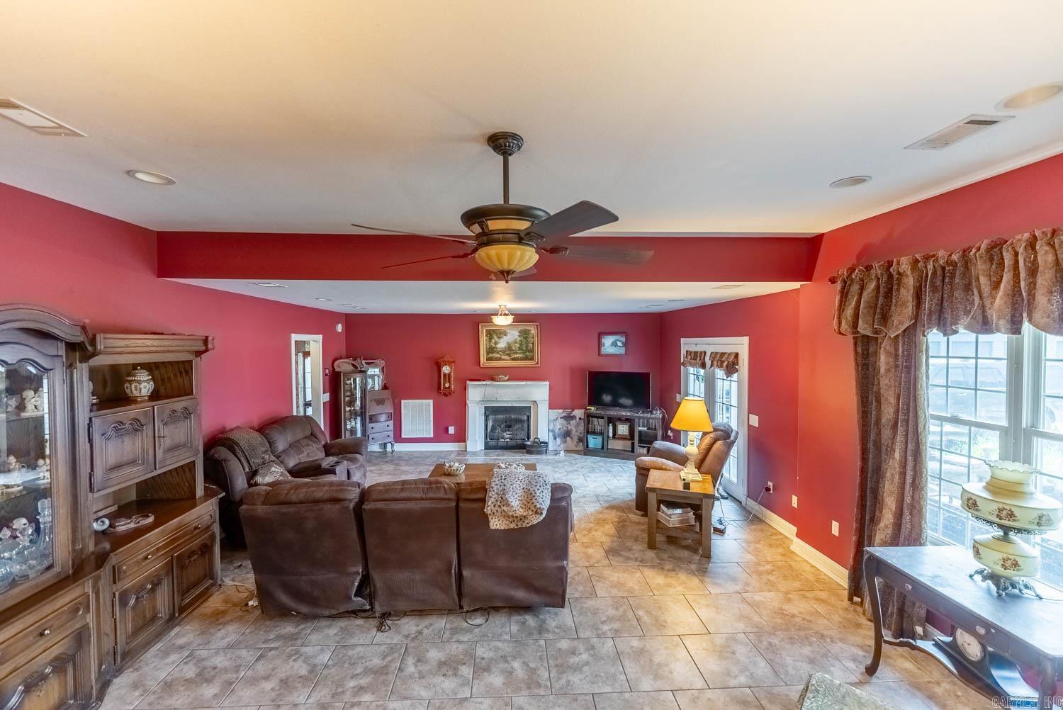 17136  North 9 Highway  Mammoth Spring, AR