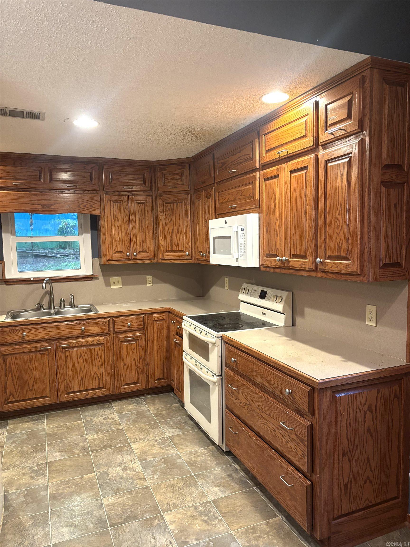 13  Page Cove  Maumelle, AR