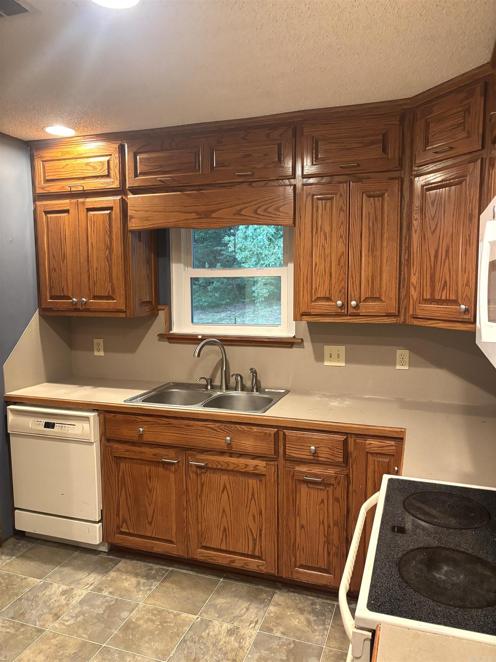 13  Page Cove  Maumelle, AR