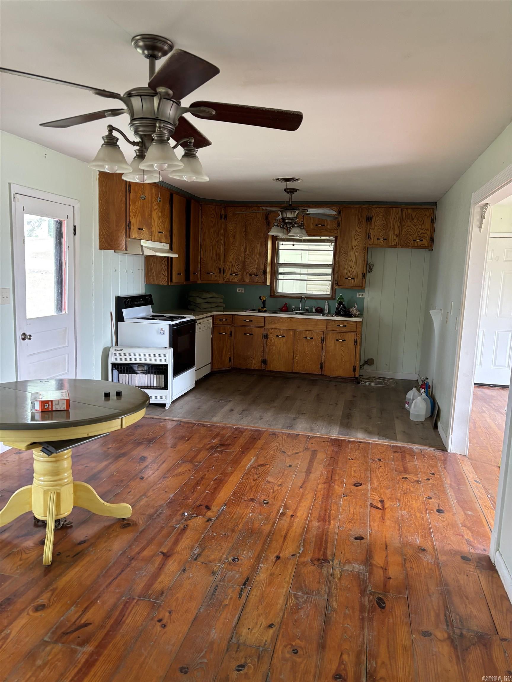 211  Murray  Dierks, AR