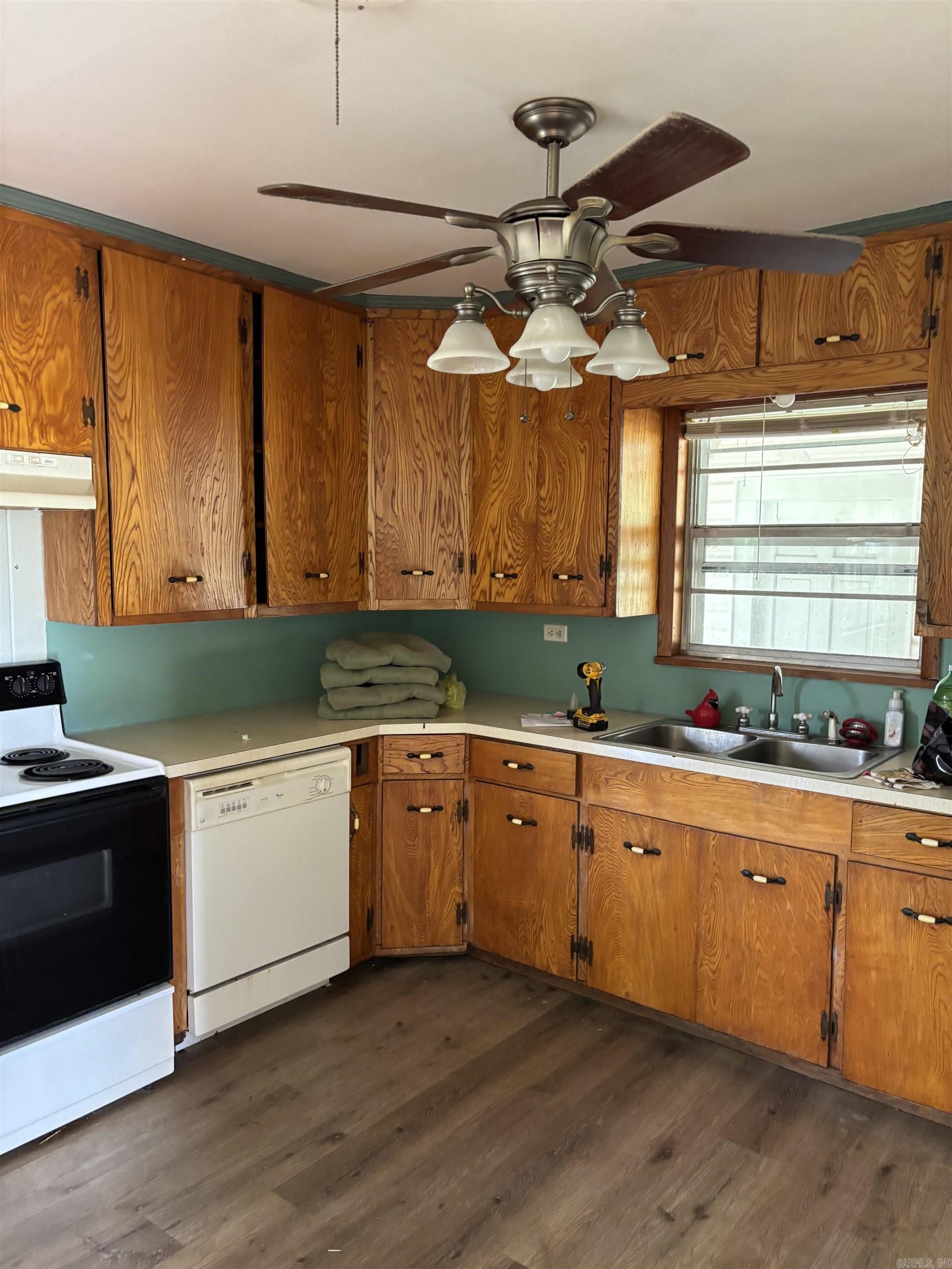 211  Murray  Dierks, AR