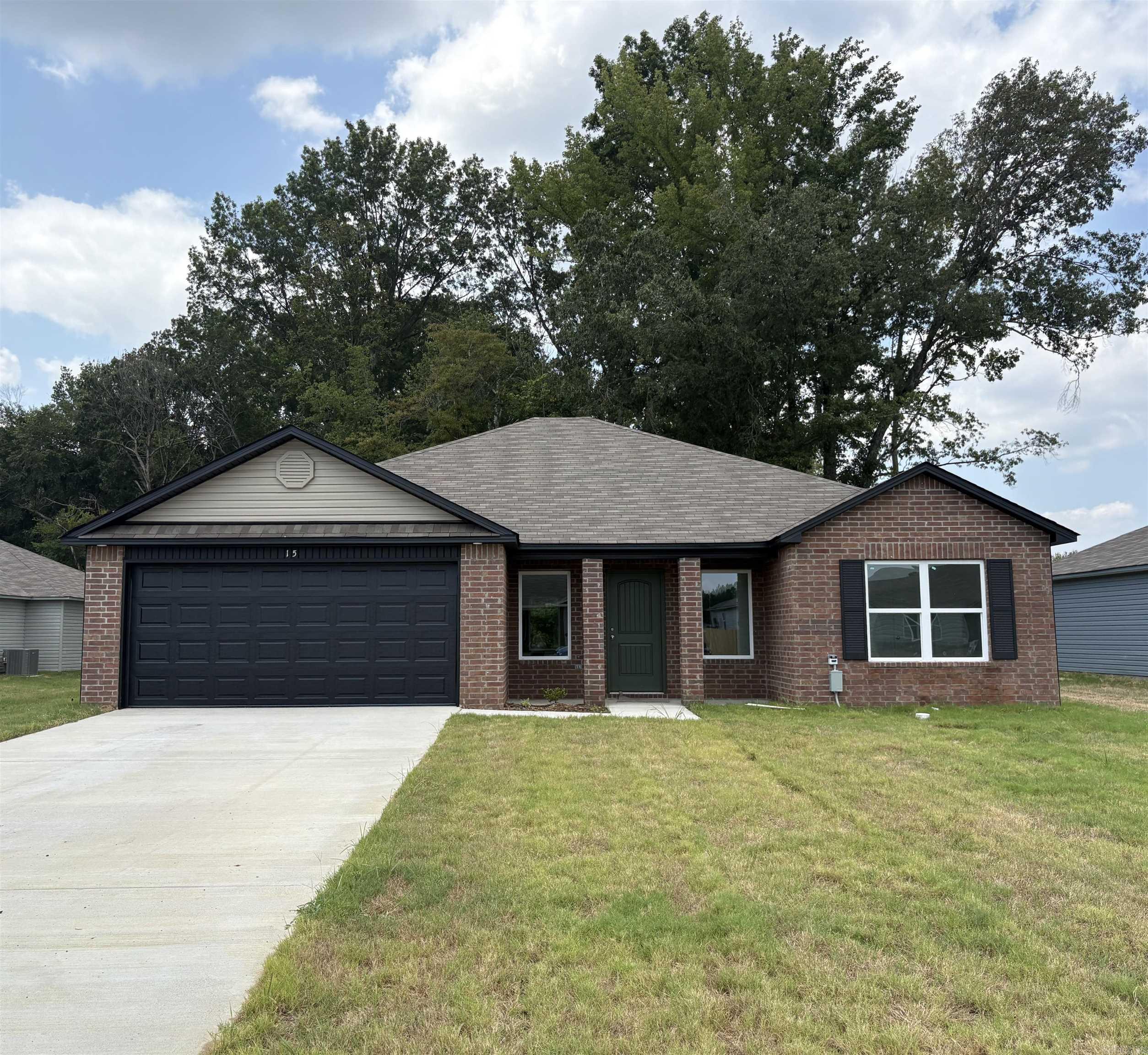 15 Sig Cove Ward, AR 72176