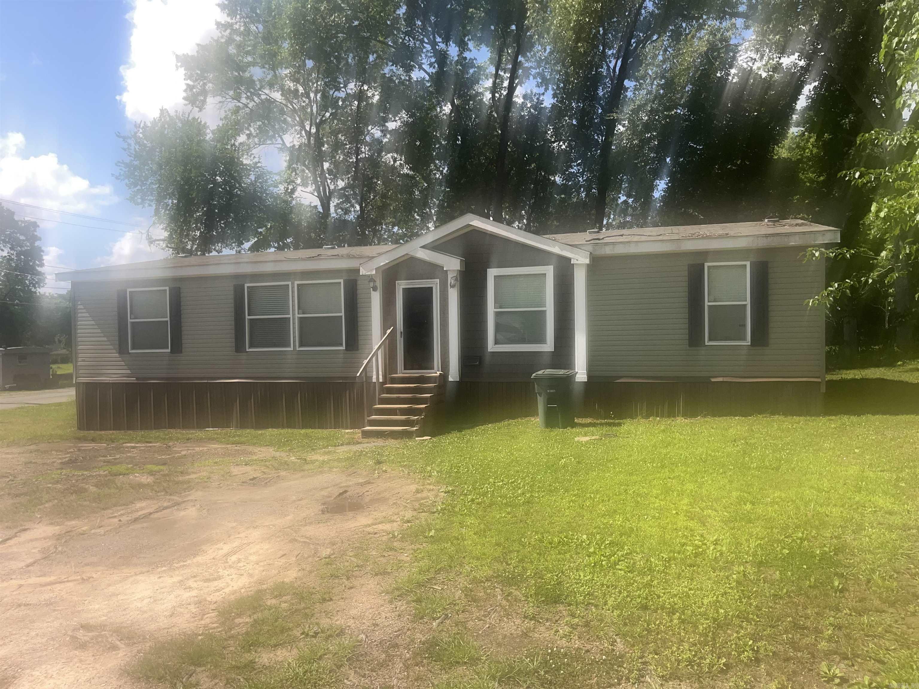 401 E JACKSON  Monticello, AR