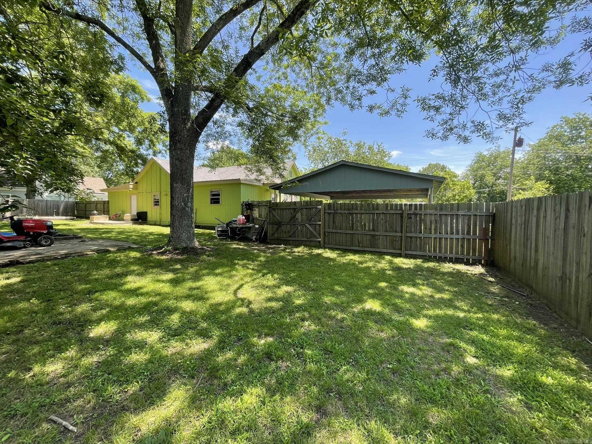 210  Gann Street  Mena, AR