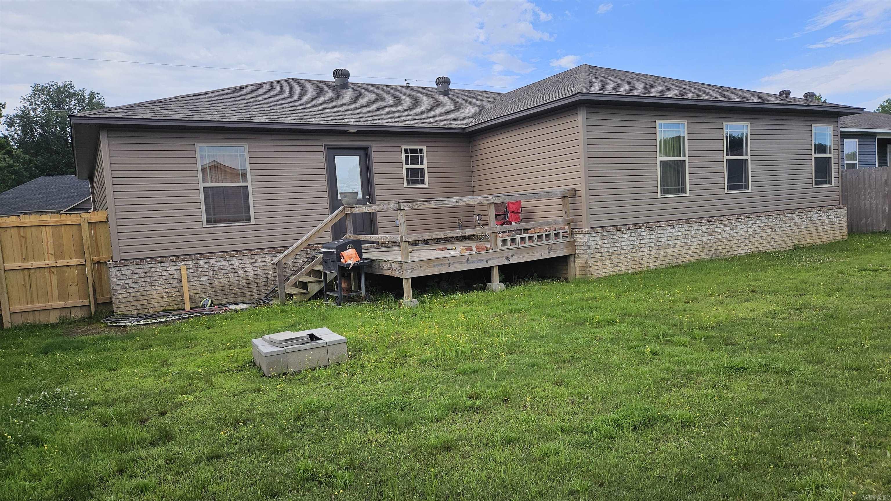 403  Elizabeth Dr  Paragould, AR