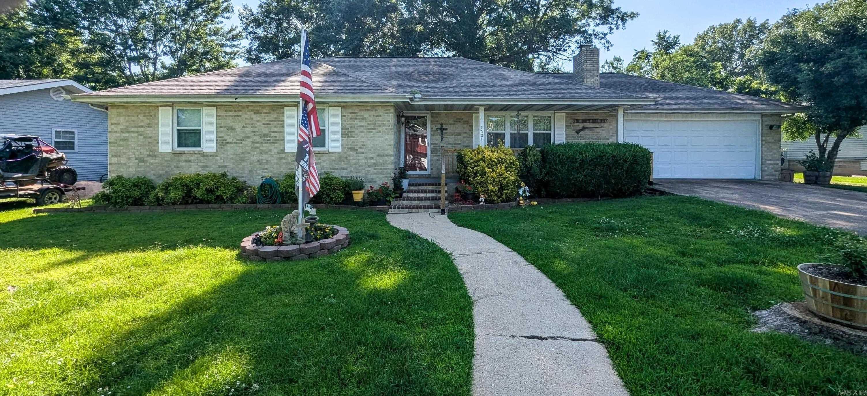1604  Meadowbrook  Mountain Home, AR
