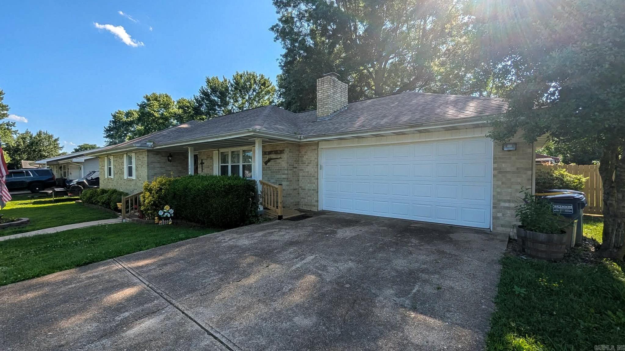 1604  Meadowbrook  Mountain Home, AR