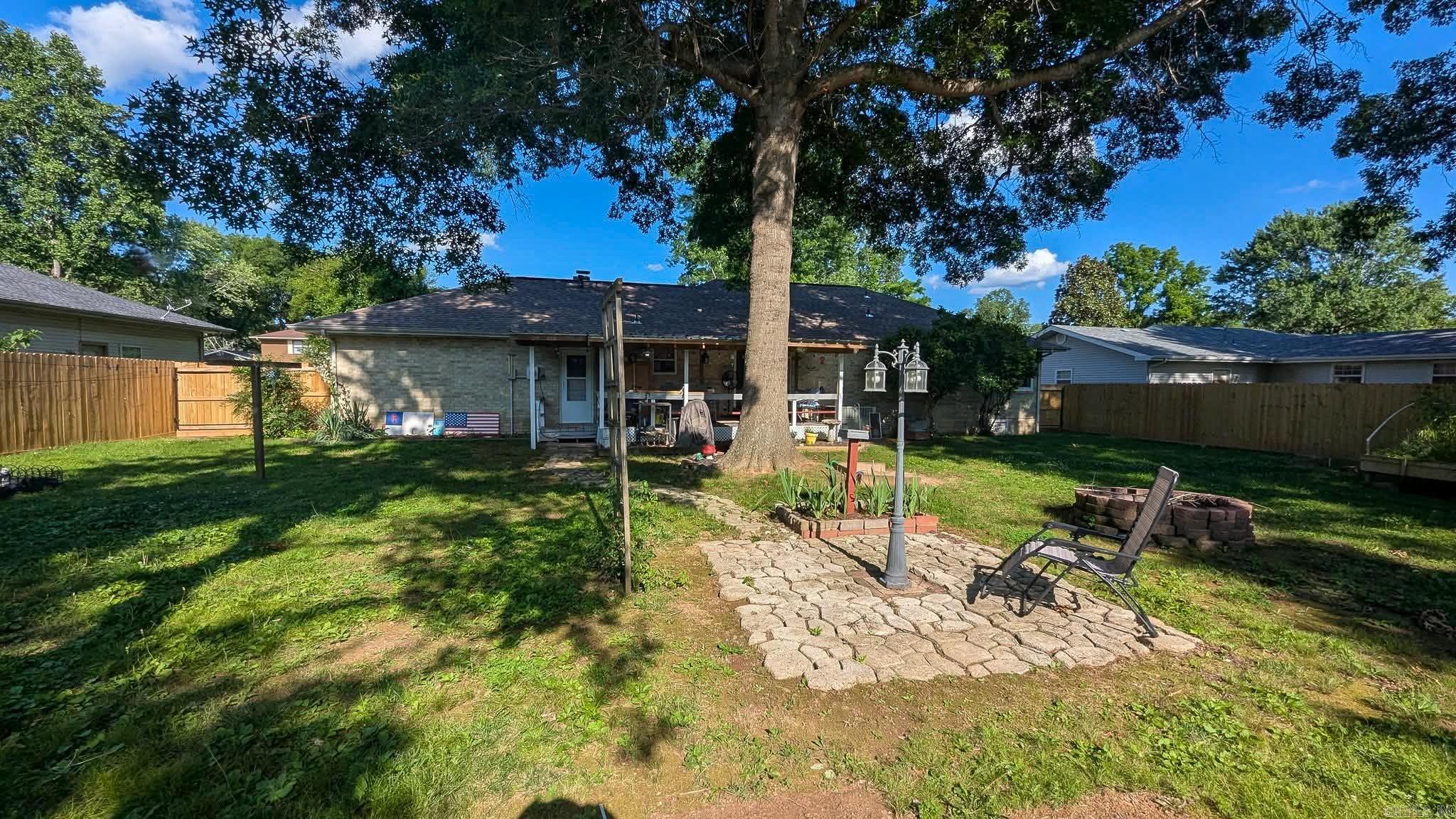 1604  Meadowbrook  Mountain Home, AR