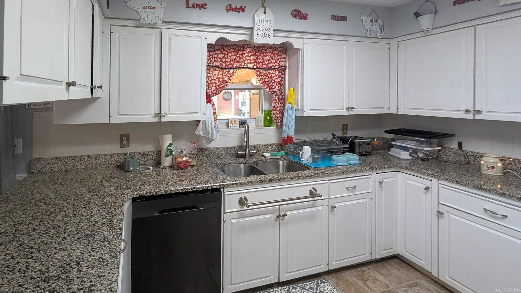 1604  Meadowbrook  Mountain Home, AR