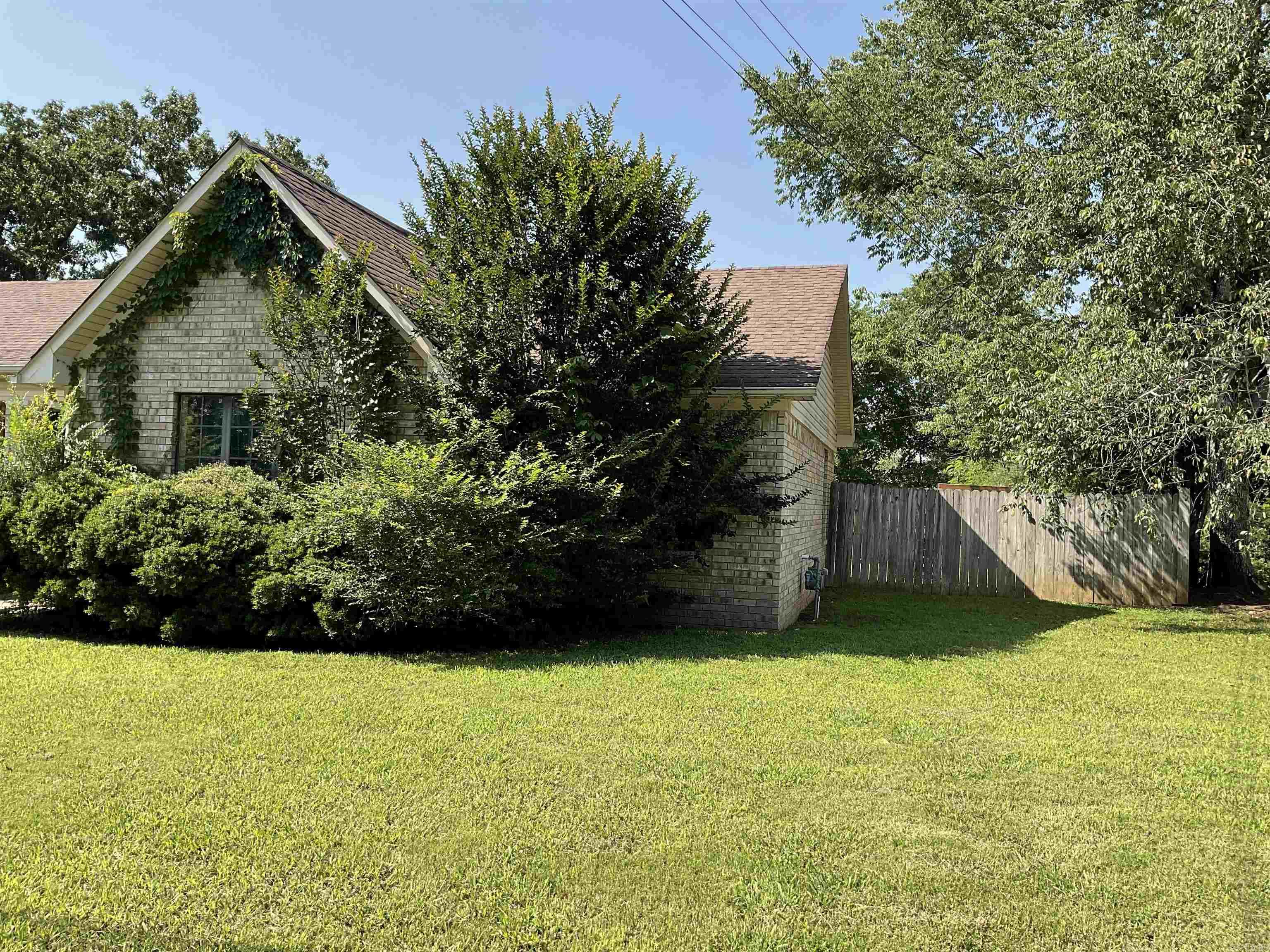 390  Patton  Clinton, AR