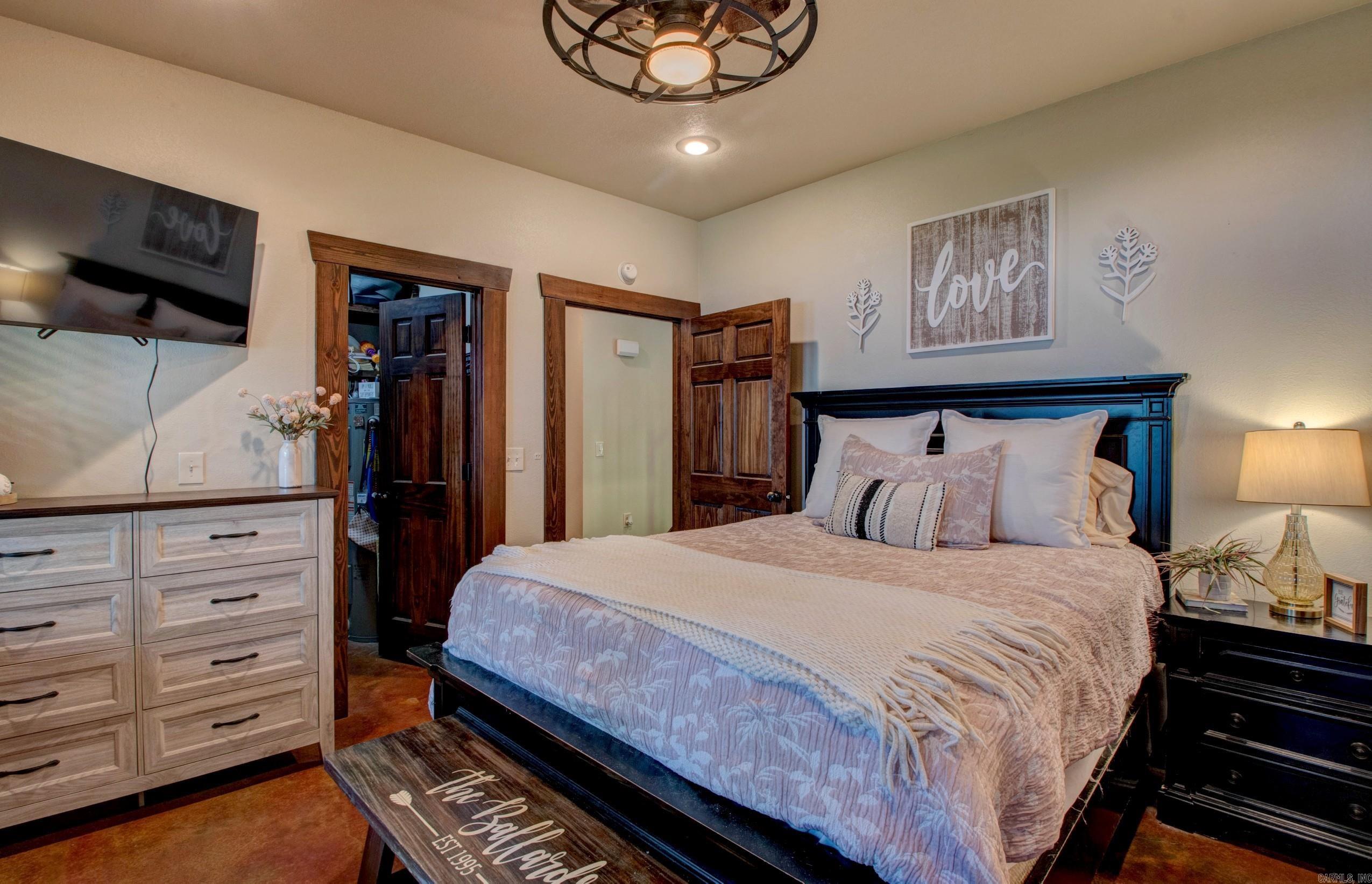 30  Cedar  Higden, AR