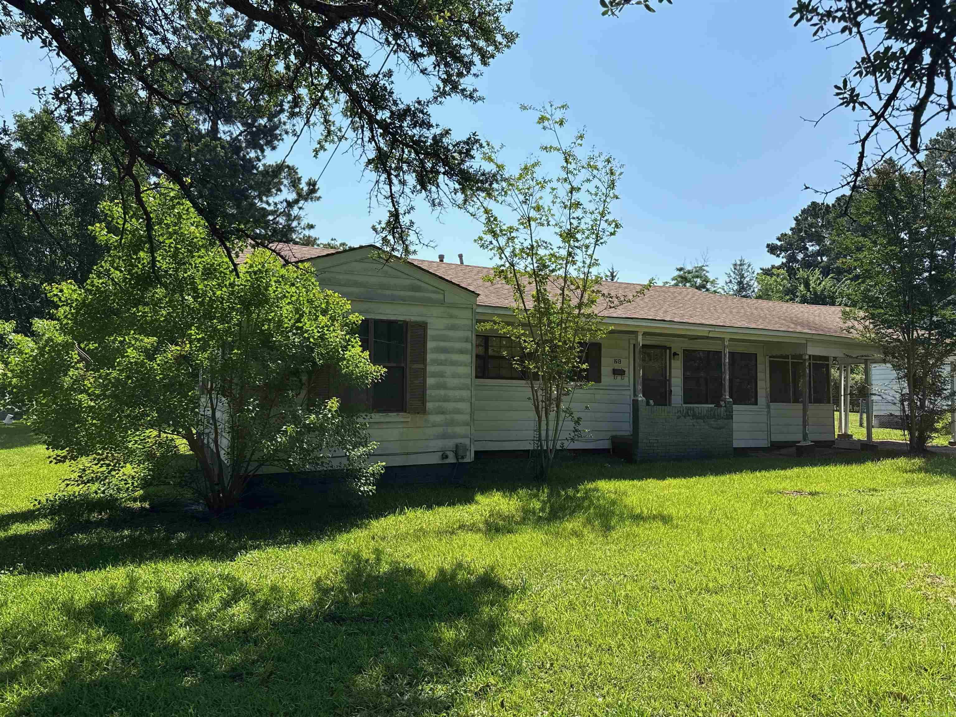 1513  Pecan  Hope, AR