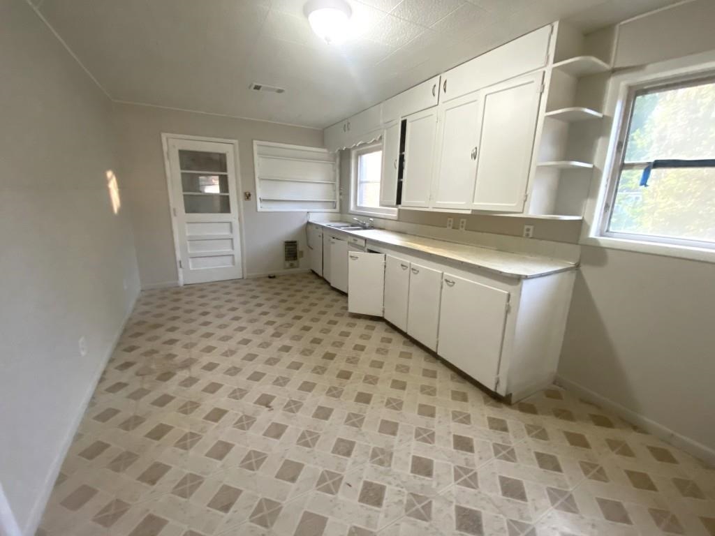 1614  Dewey  Newport, AR