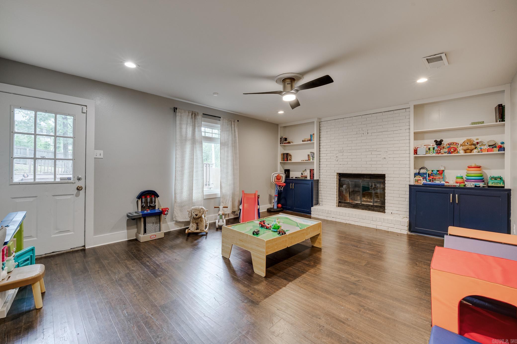 4100  Sam Peck  Little Rock, AR