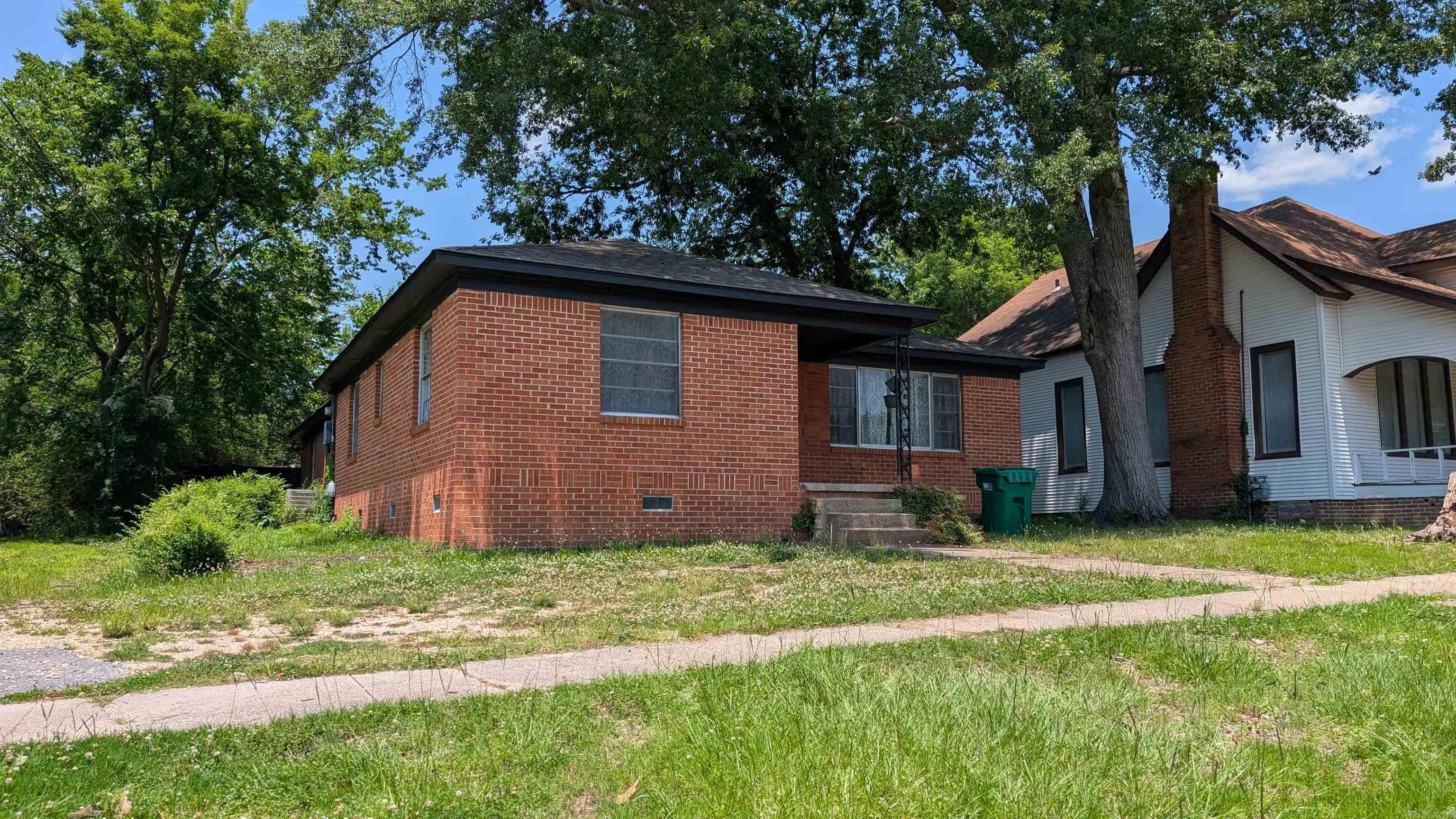 401  South  Benton, AR
