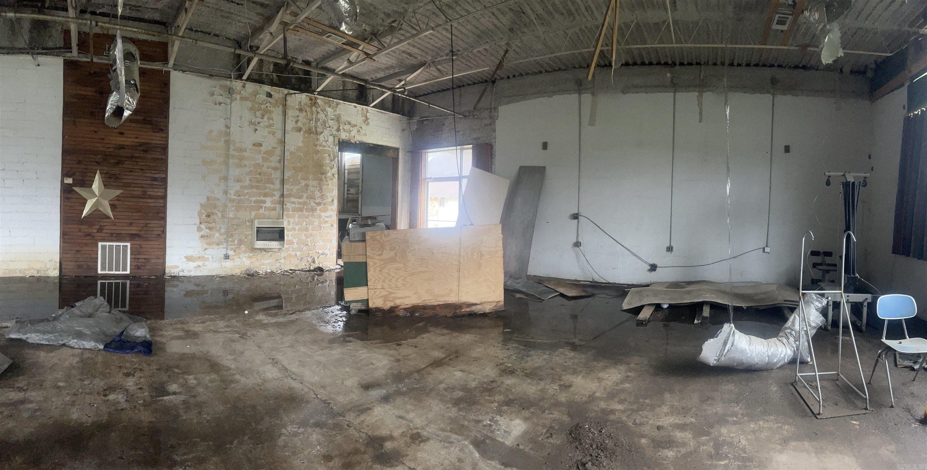 290 W 4th Street  Newark, AR