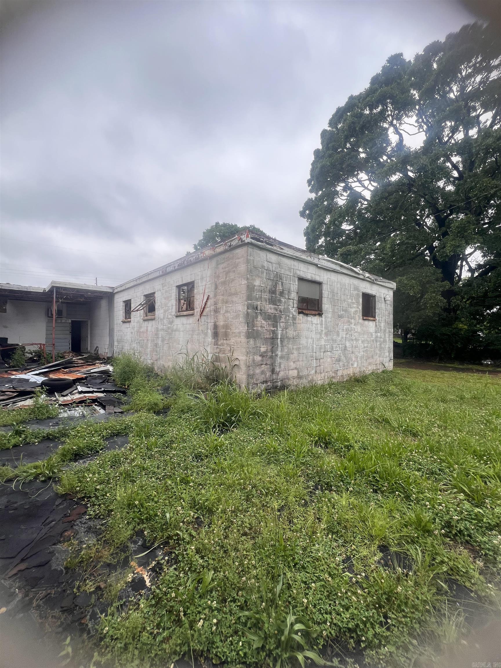 290 W 4th Street  Newark, AR