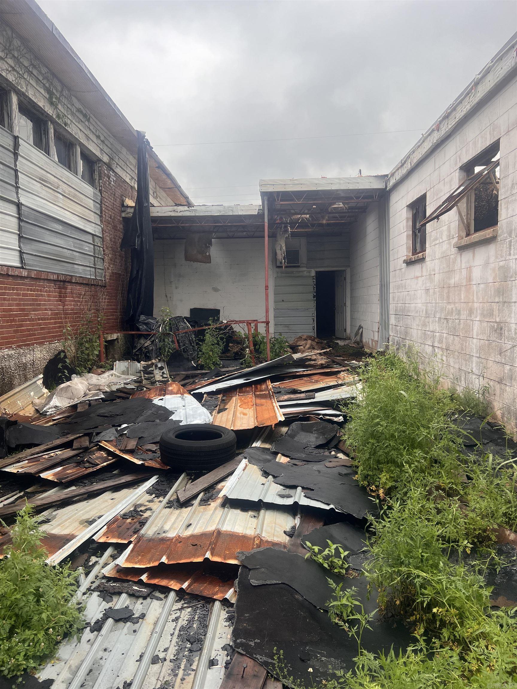 290 W 4th Street  Newark, AR