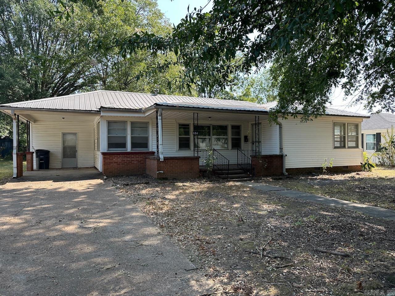 104 N Olive