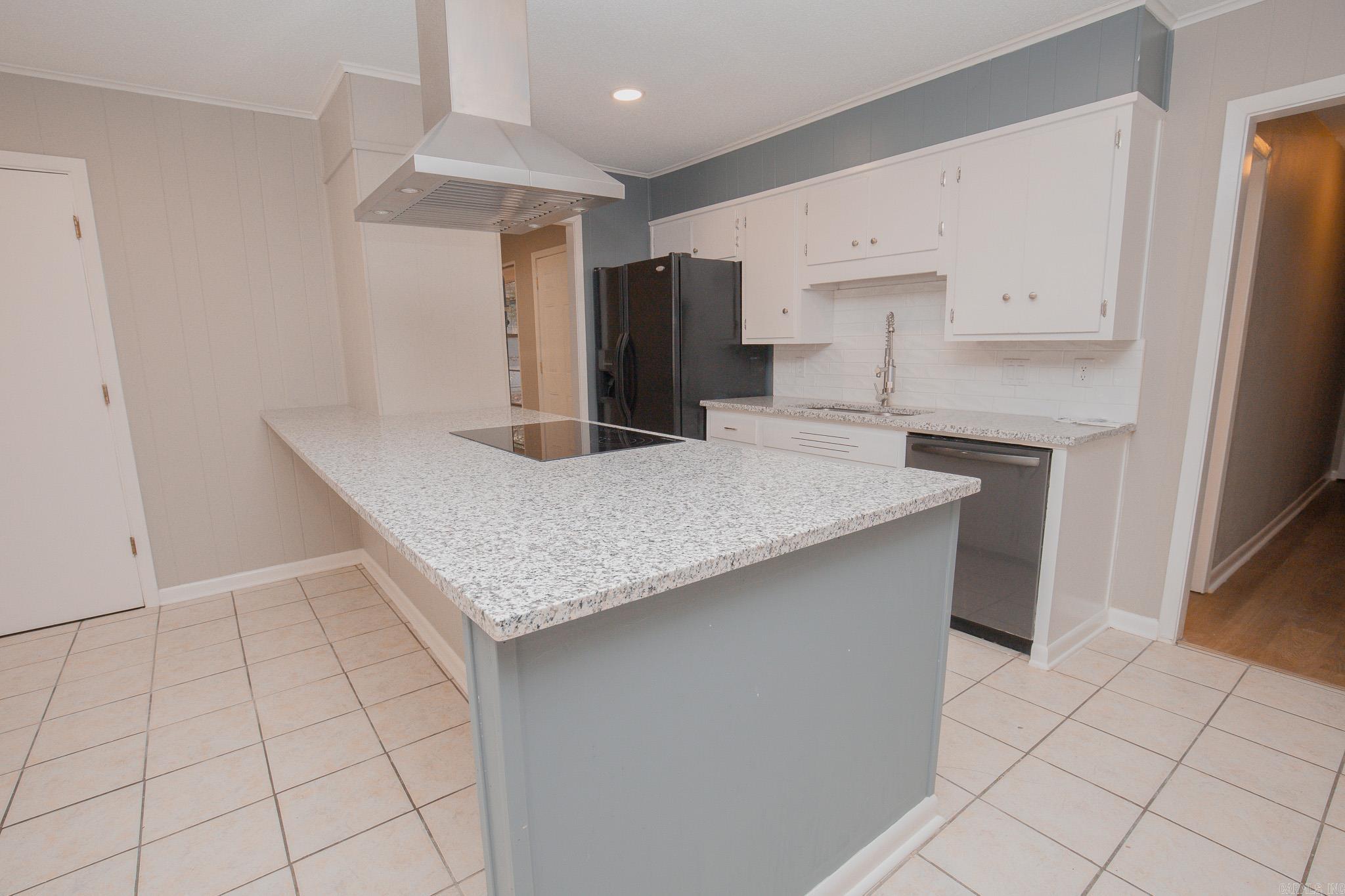 6905 White Oak  White Hall, AR