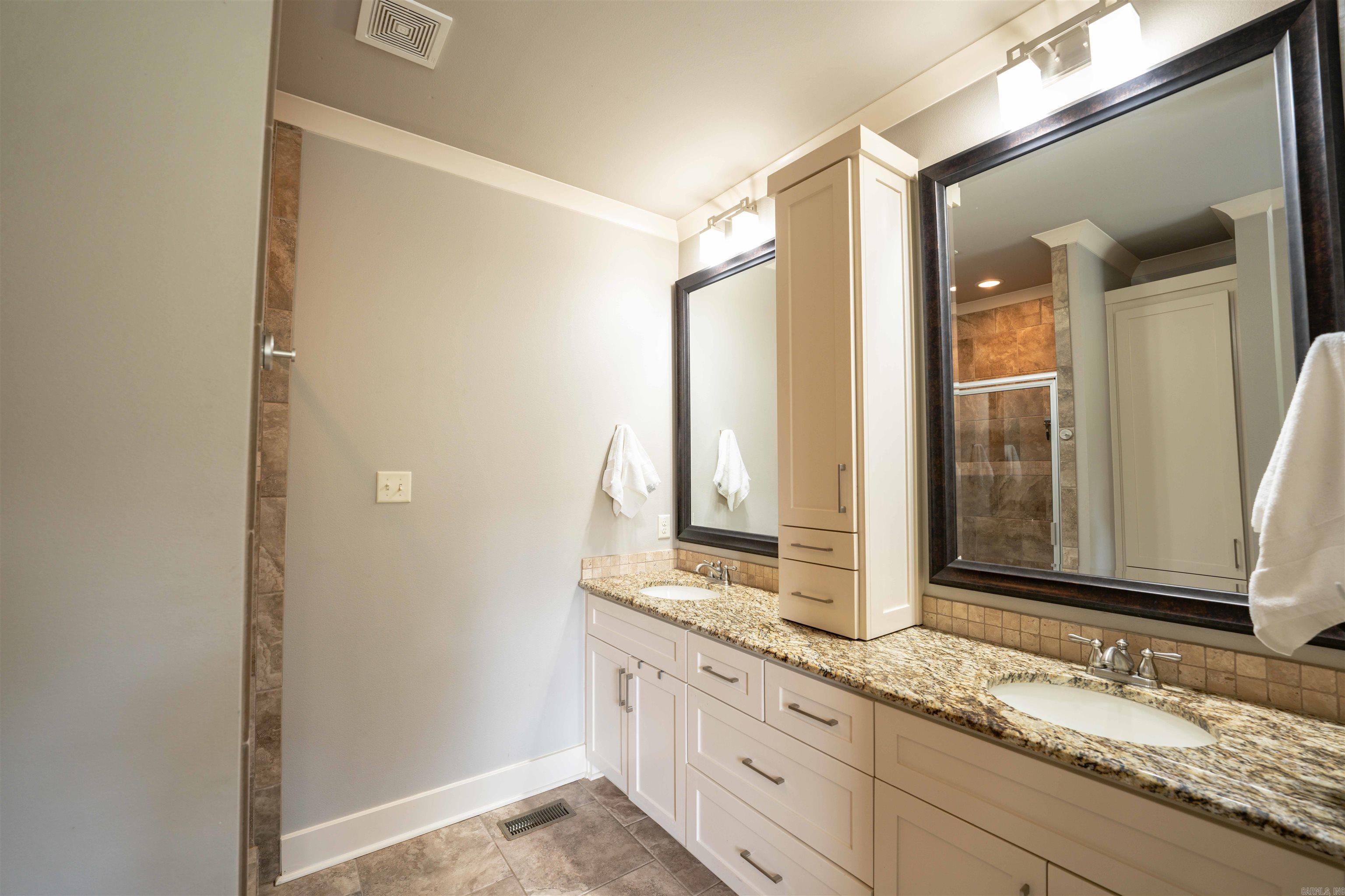1011 MILLER Cove Benton, AR 72015