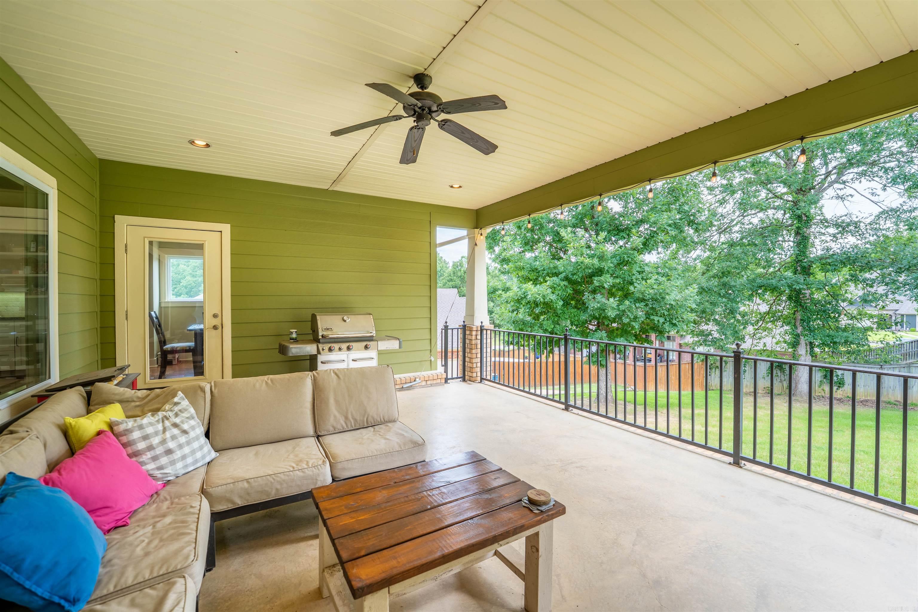 1011 MILLER Cove Benton, AR 72015