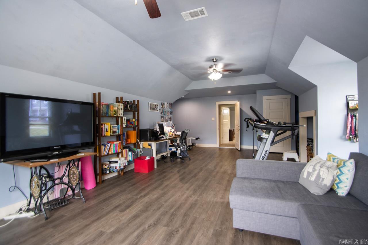 1011  MILLER  Benton, AR