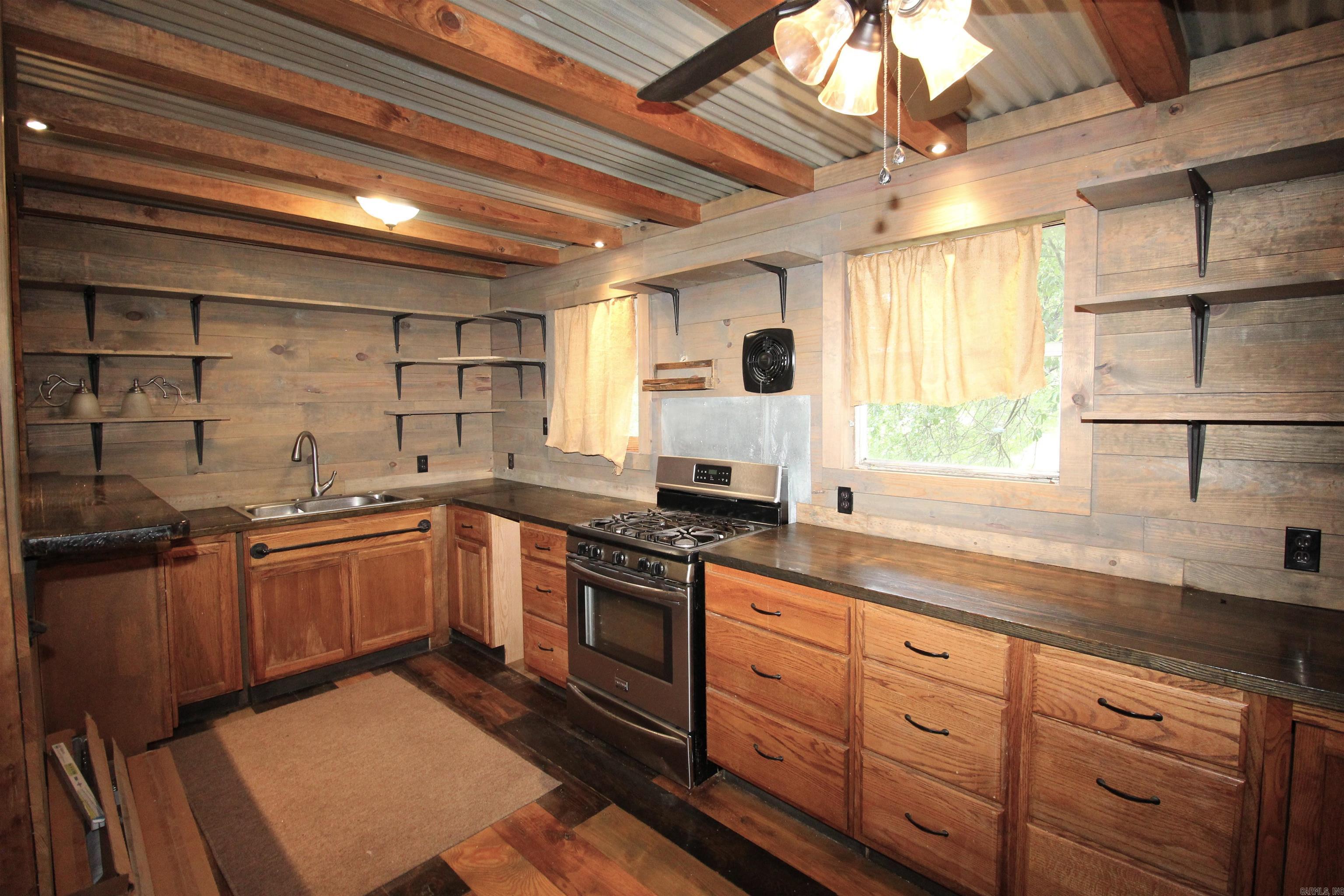 803 Reeder Road  Leola, AR