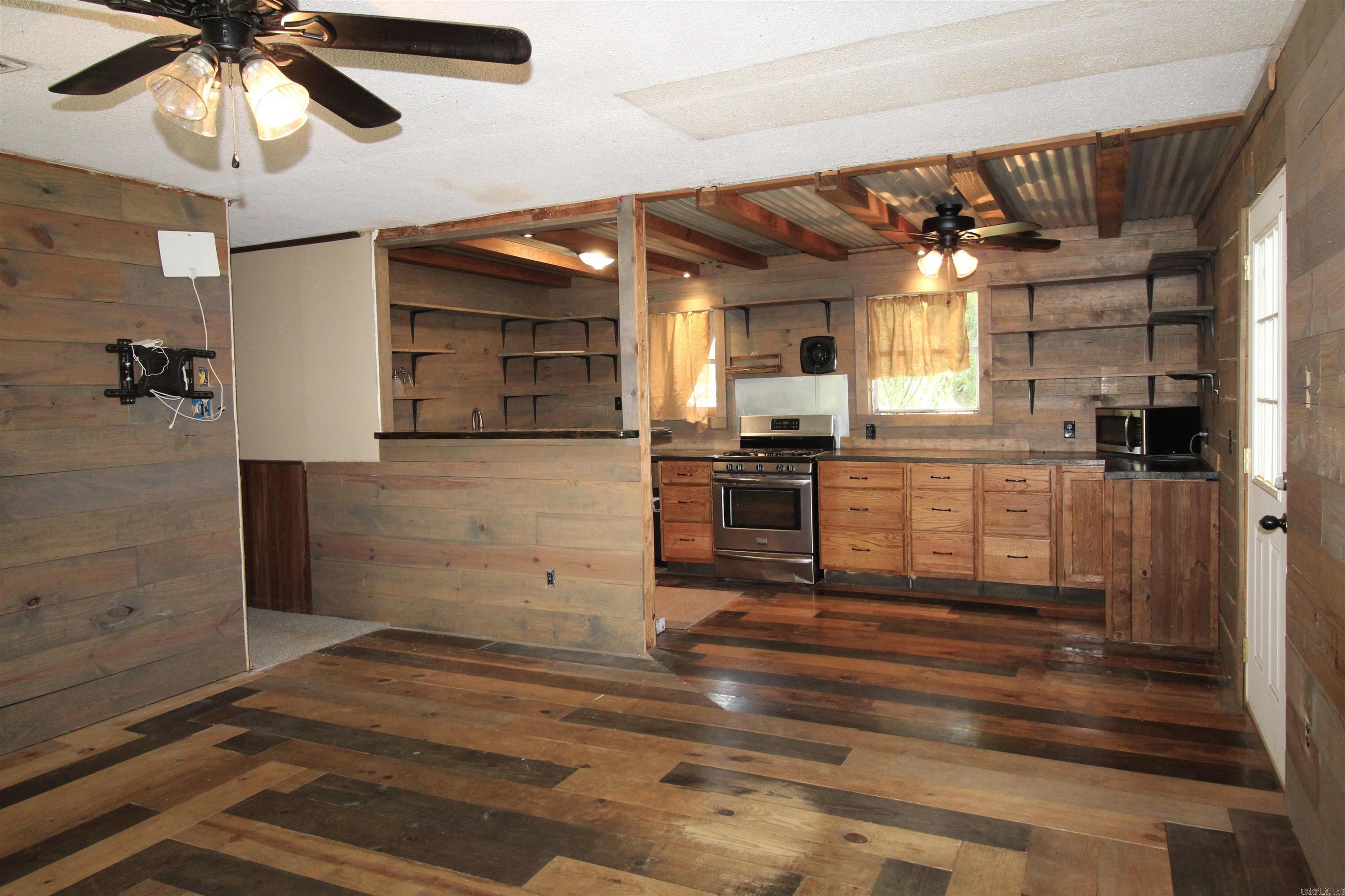 803 Reeder Road  Leola, AR