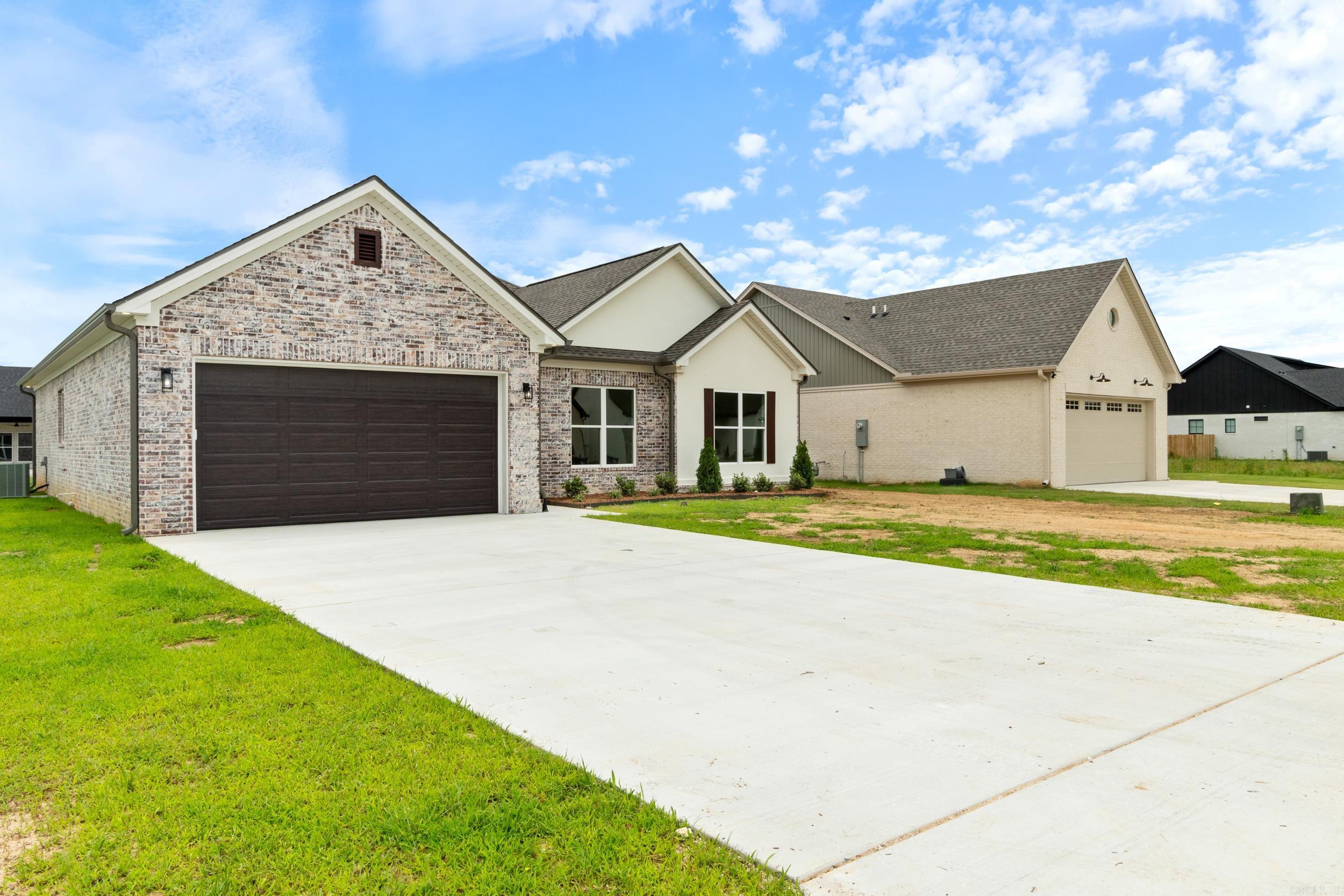 8  Songbird  Greenbrier, AR