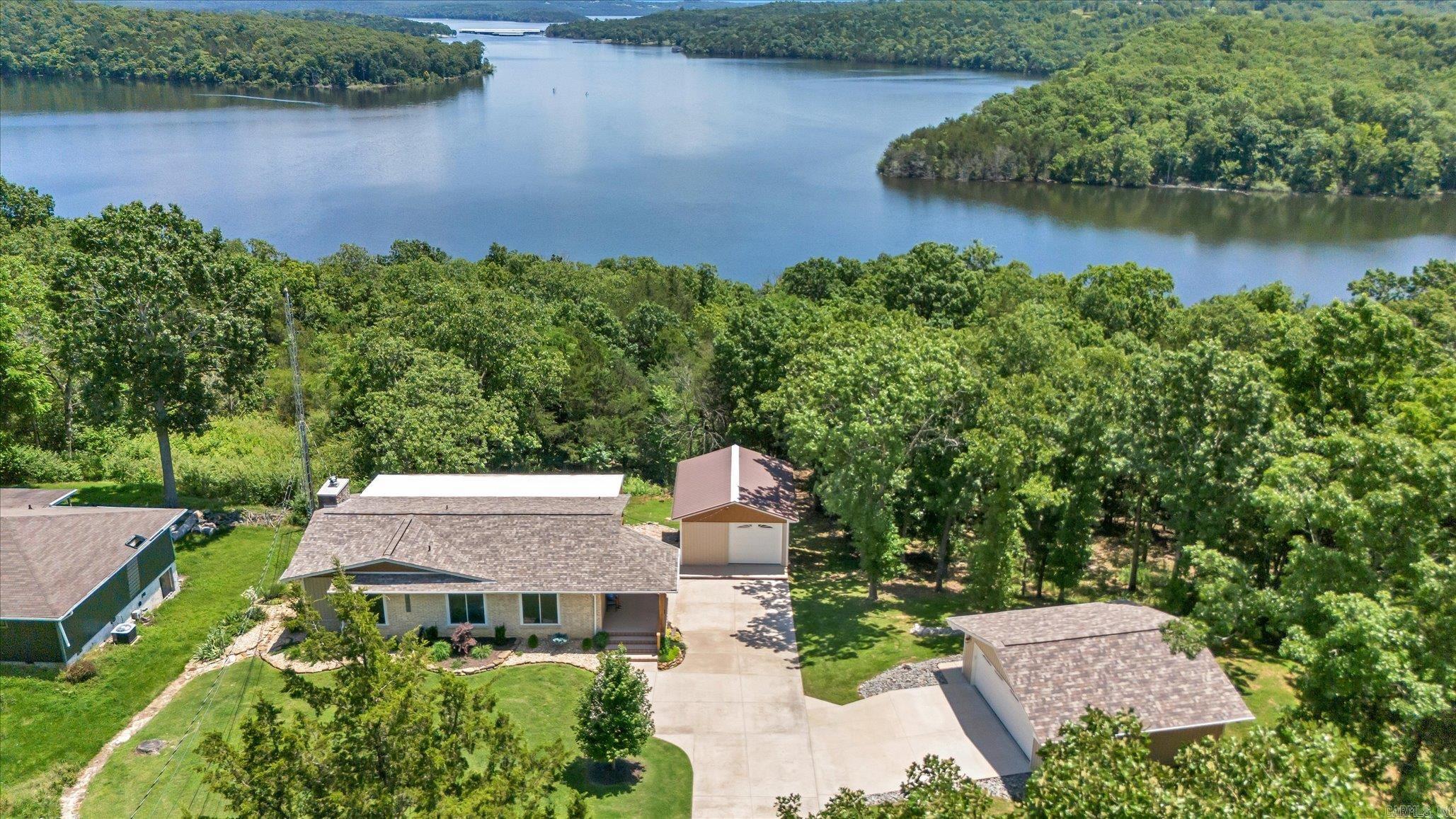 99 Shoreline Drive  Mountain Home, AR