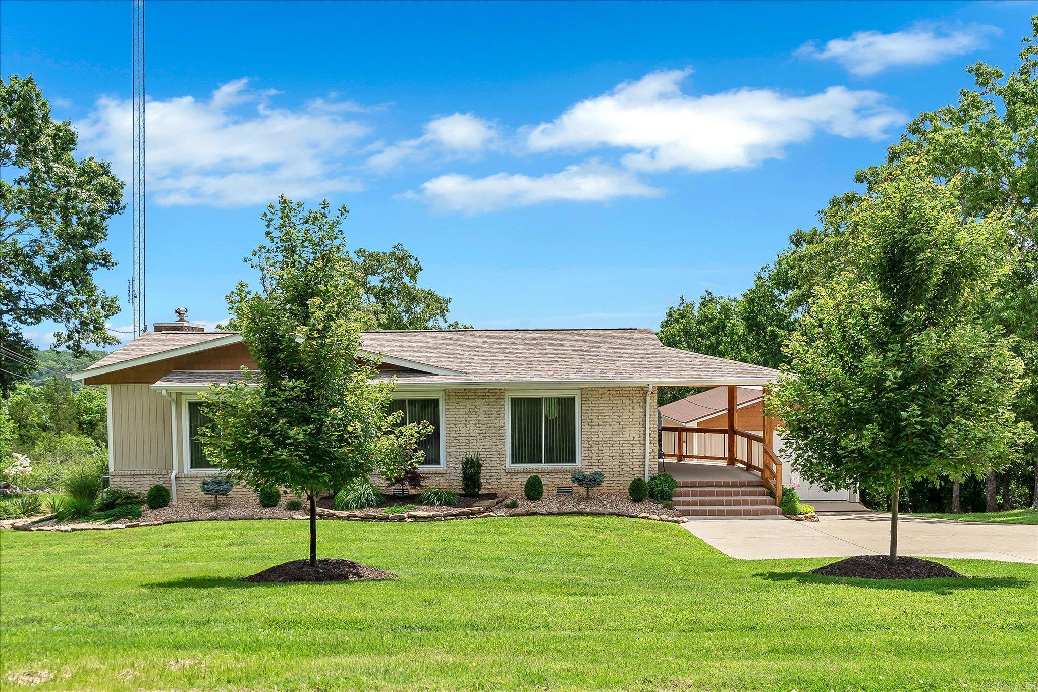 99 Shoreline Drive  Mountain Home, AR