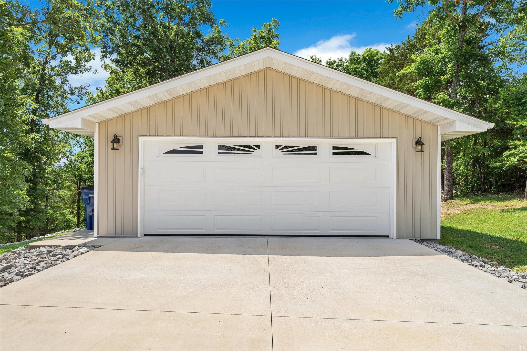 99 Shoreline Drive  Mountain Home, AR