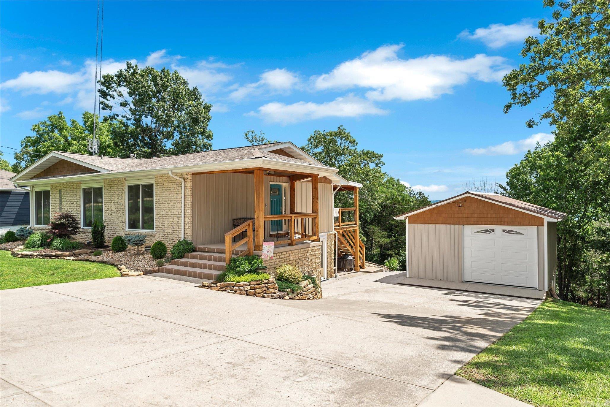 99 Shoreline Drive  Mountain Home, AR