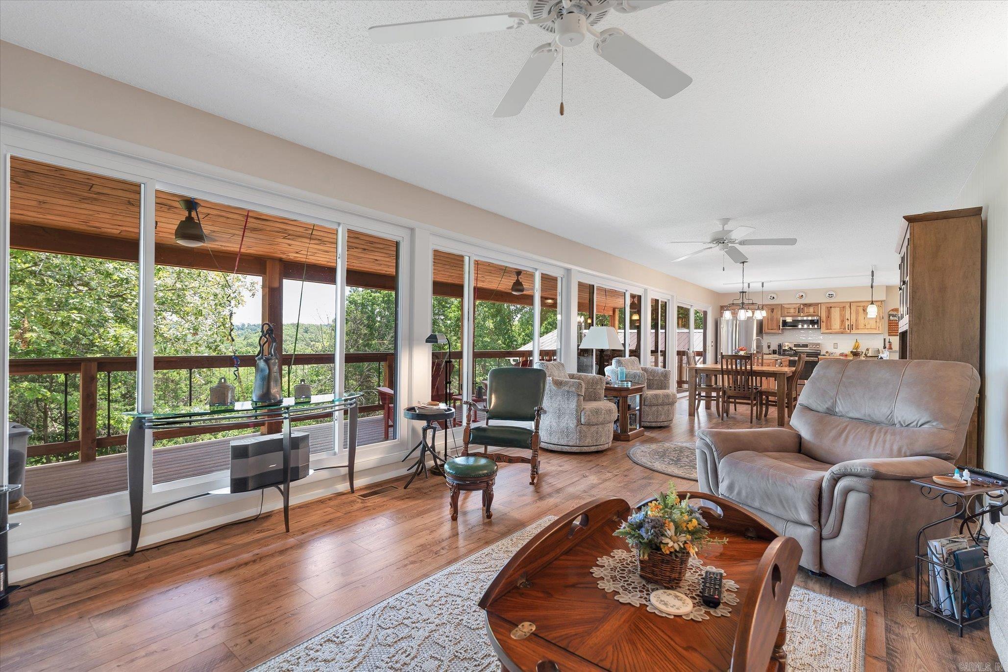 99 Shoreline Drive  Mountain Home, AR