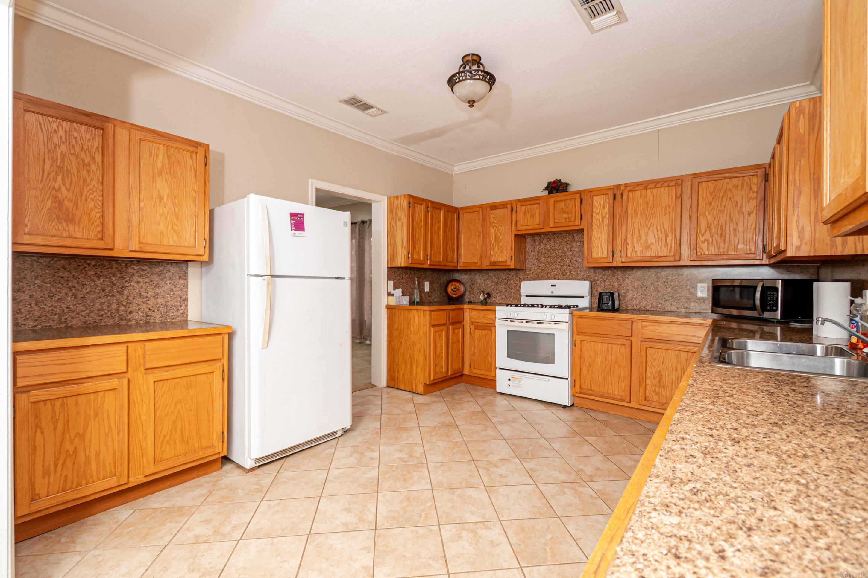 909 N Madison  El Dorado, AR