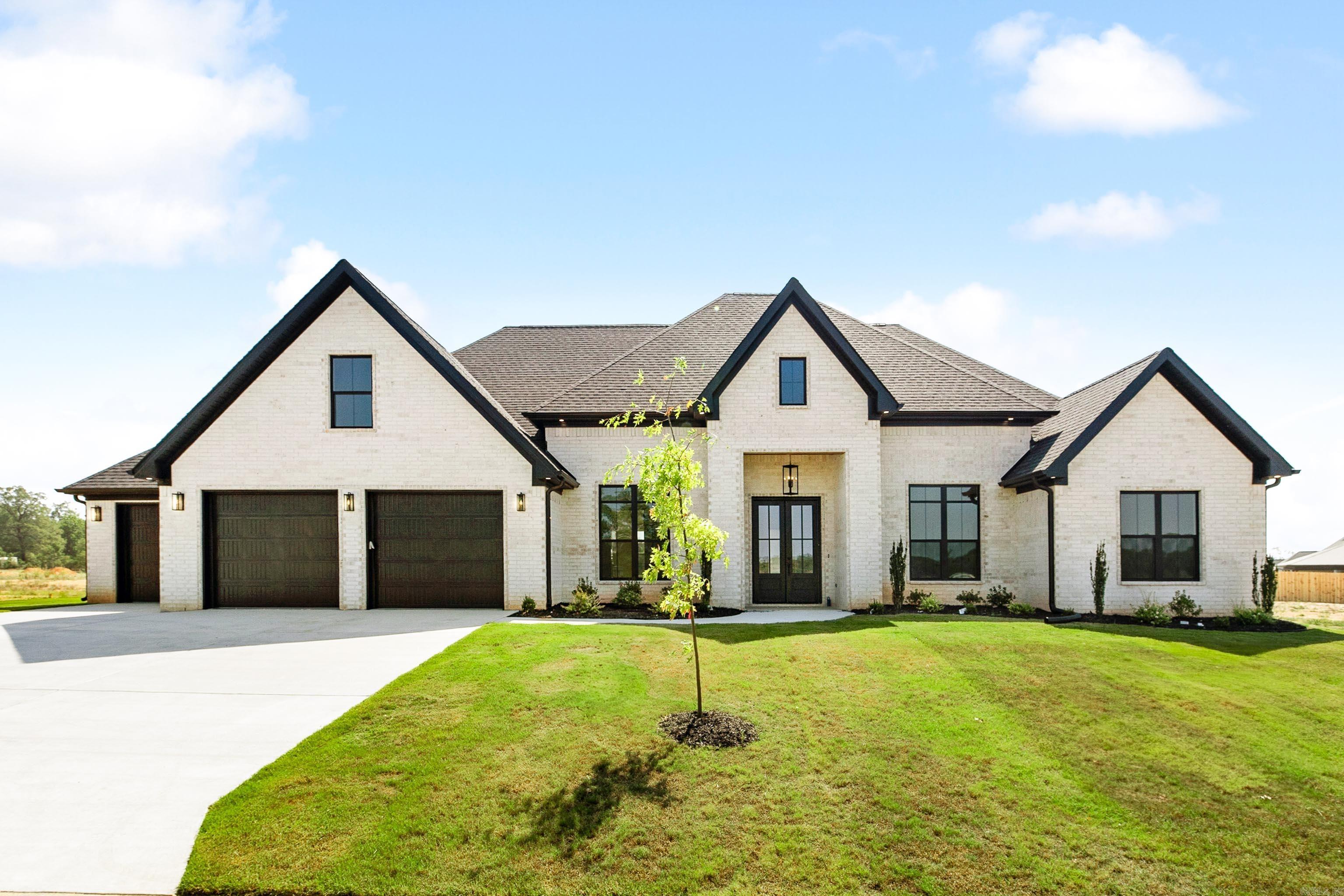 6126 Majestic Waters Drive