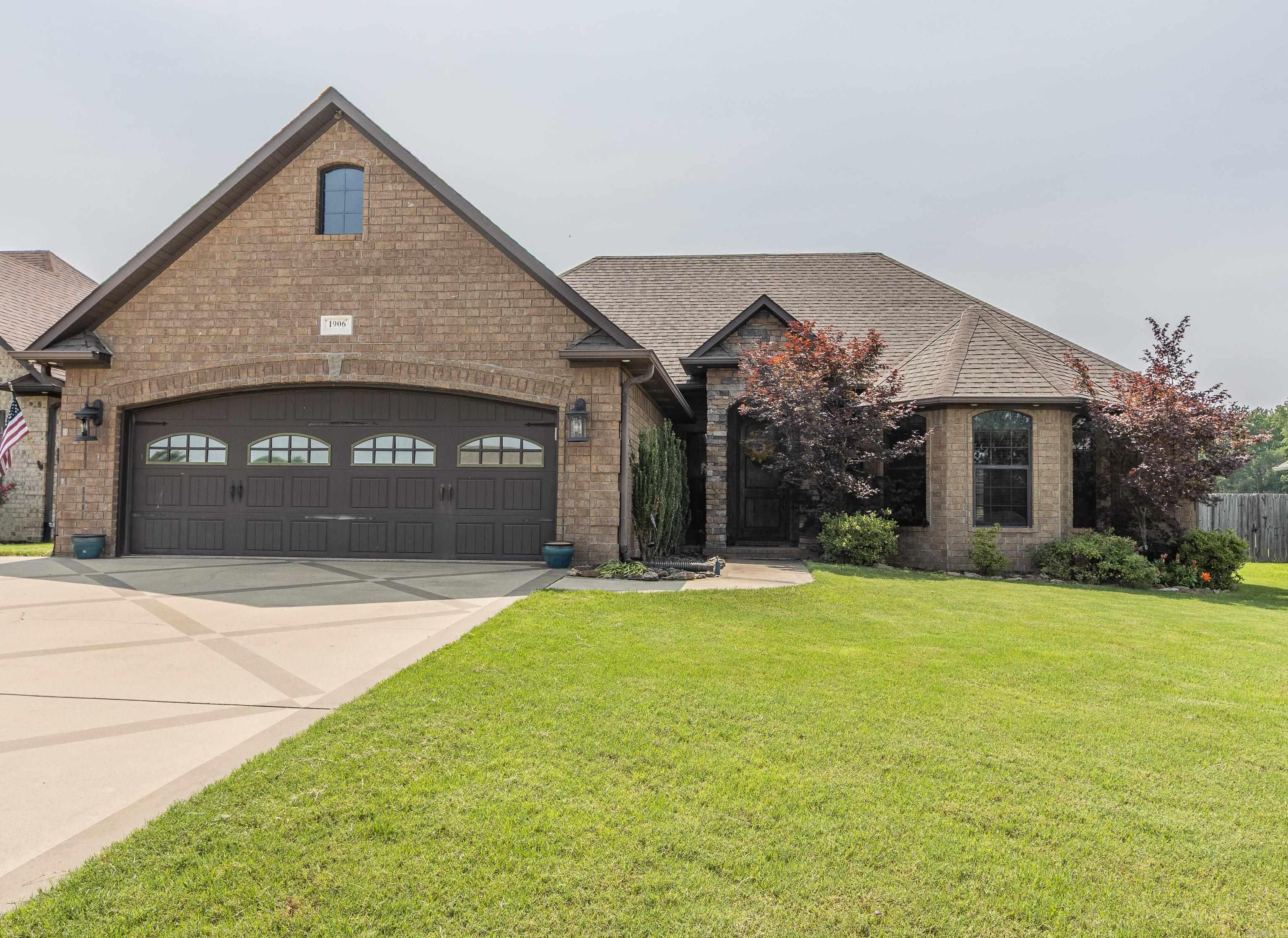 1906 WALNUT VALLEY Paragould, AR 72450-0000