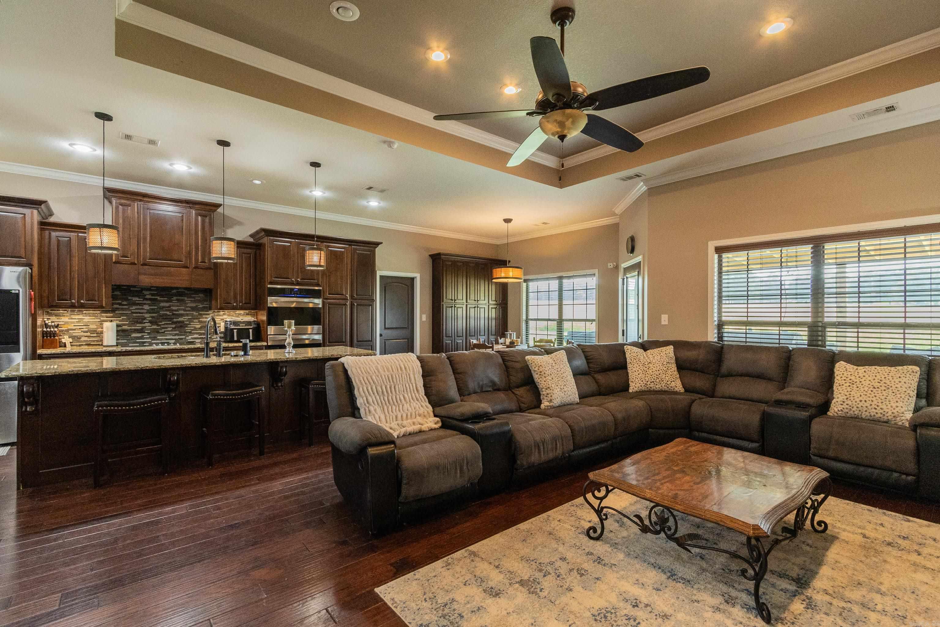 1906 WALNUT VALLEY Paragould, AR 72450-0000
