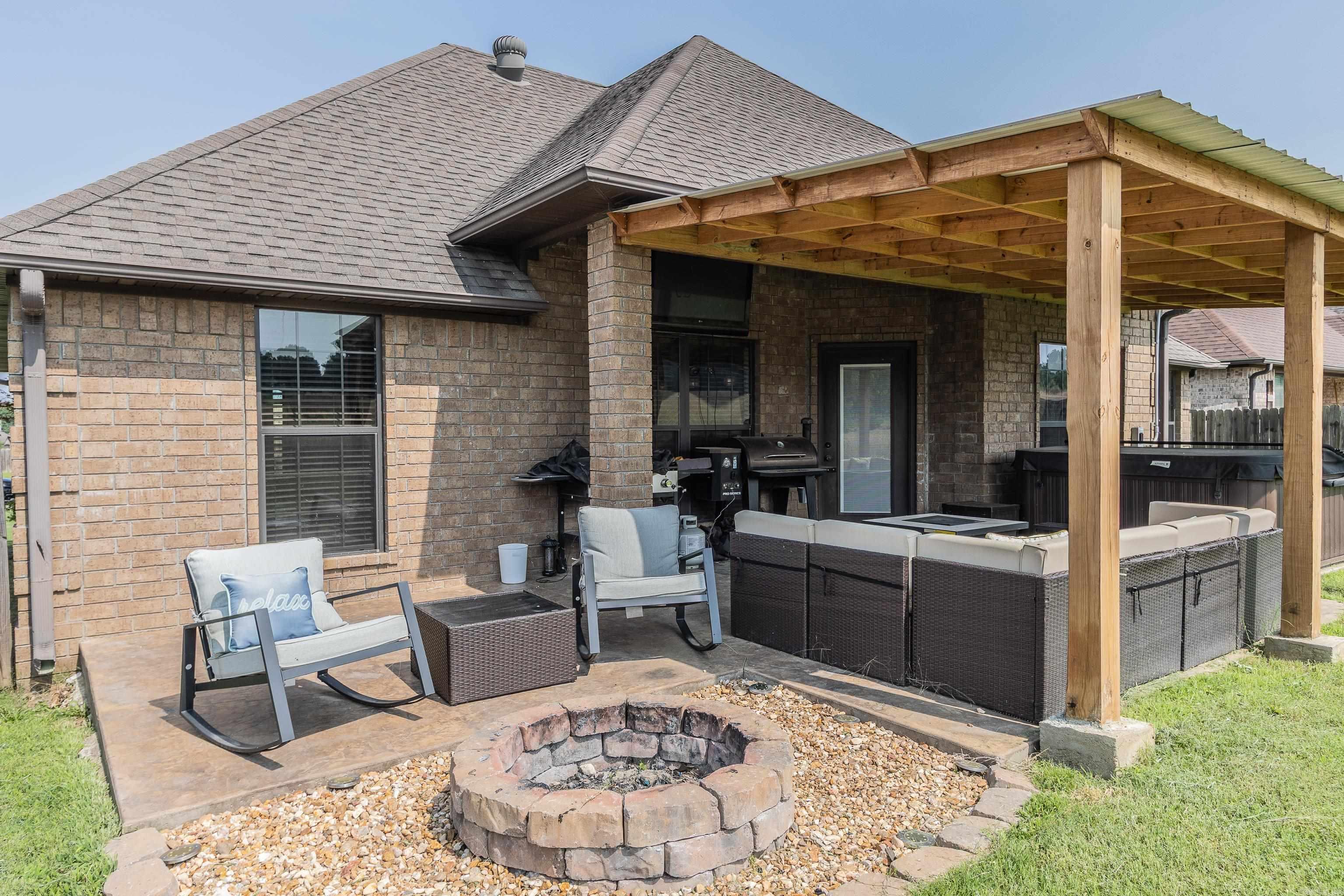 1906 WALNUT VALLEY Paragould, AR 72450-0000