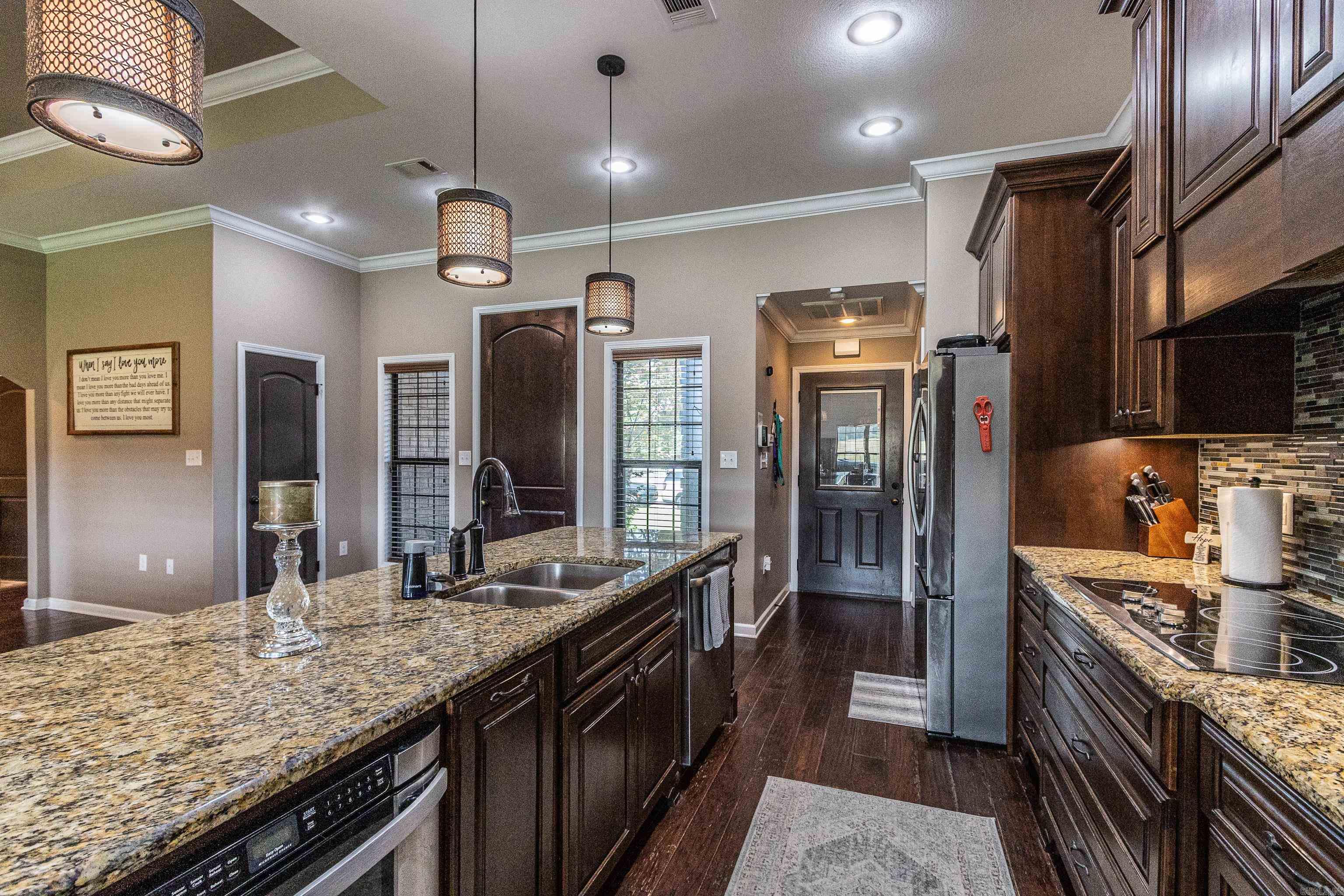 1906 WALNUT VALLEY Paragould, AR 72450-0000