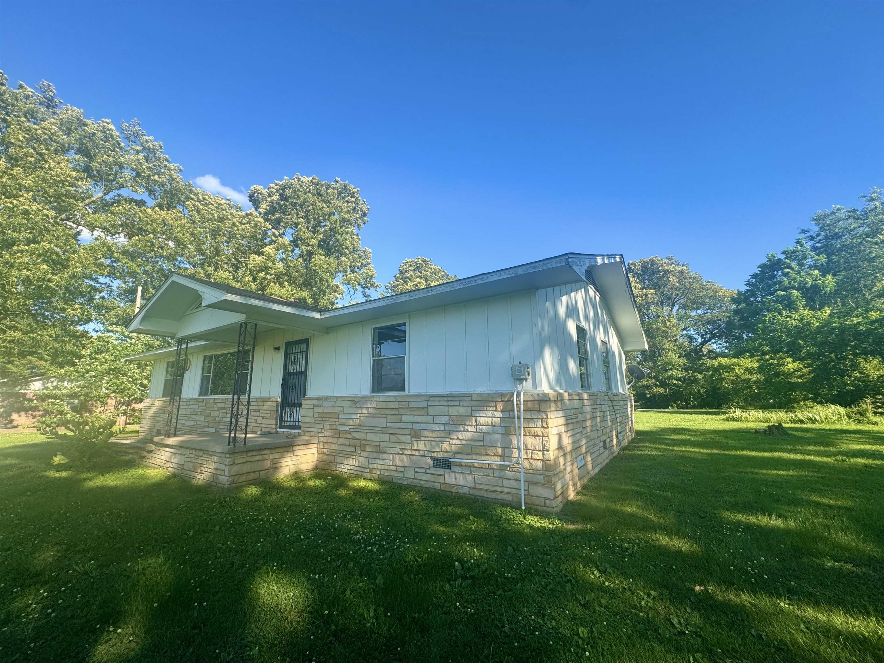 1794 Highway 62/412  Highland, AR