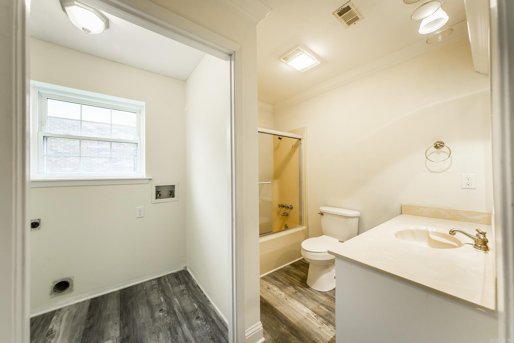 221 San Juan  Hot Springs, AR