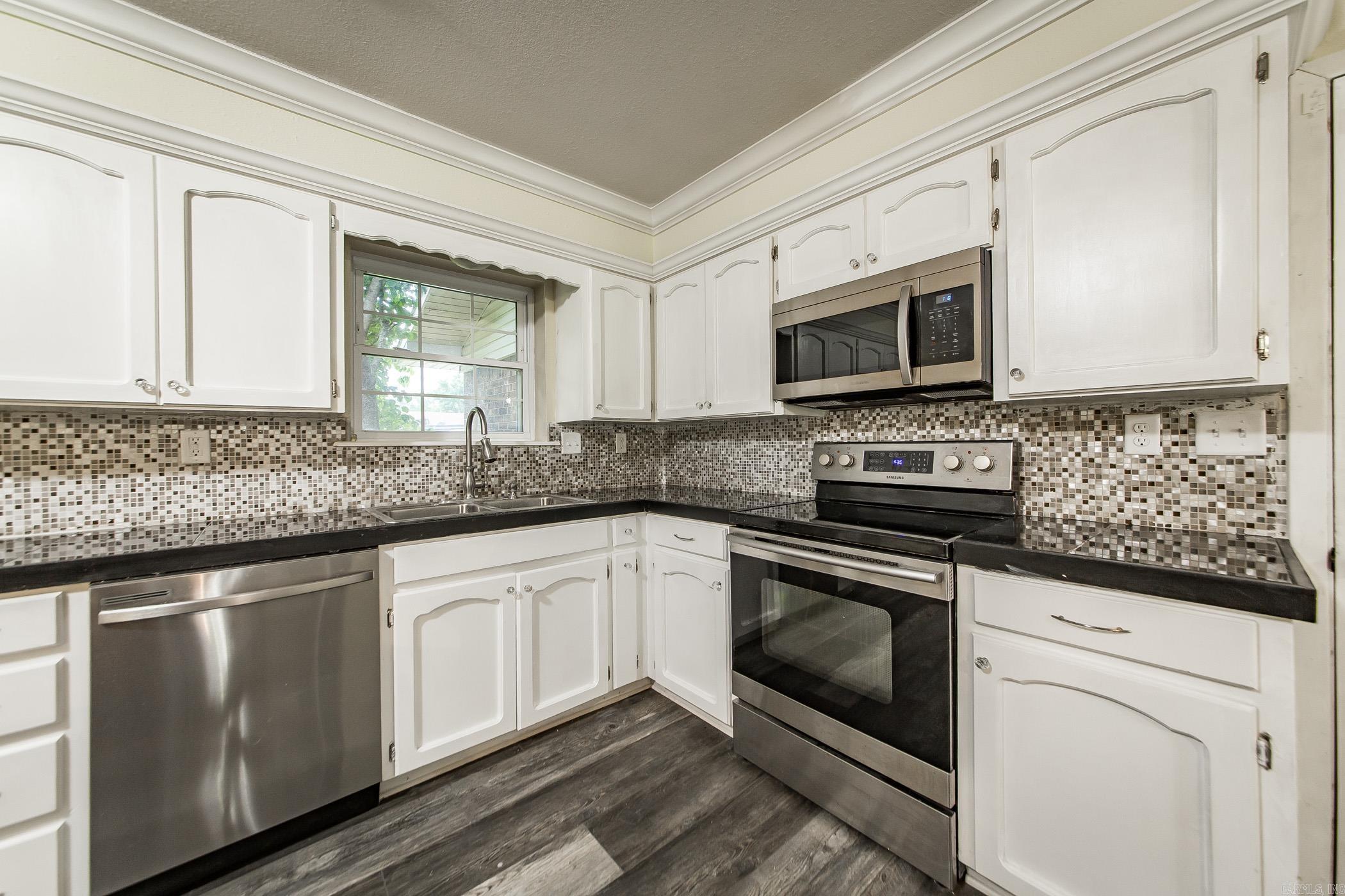 221 San Juan  Hot Springs, AR