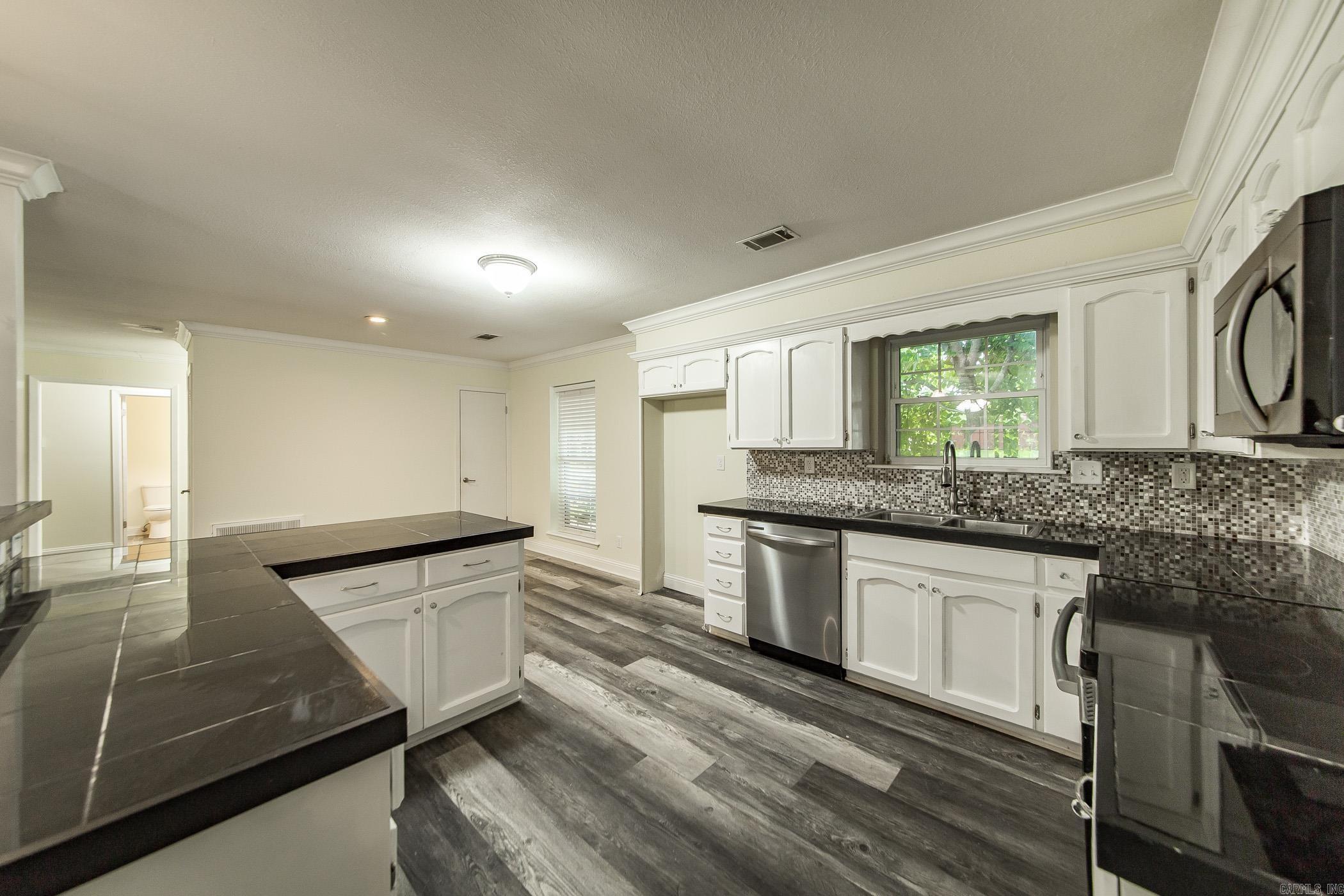 221 San Juan  Hot Springs, AR