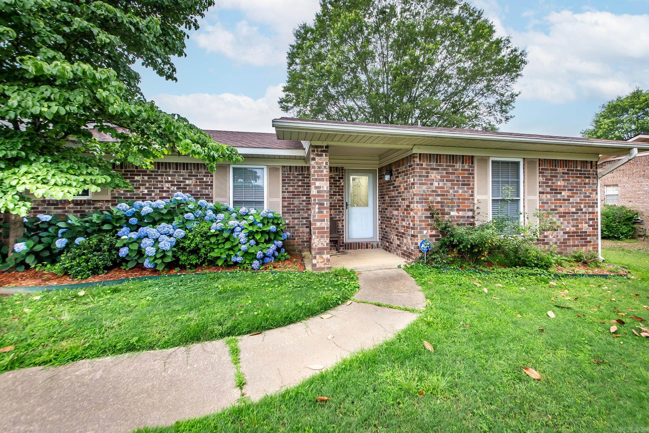 221 San Juan  Hot Springs, AR