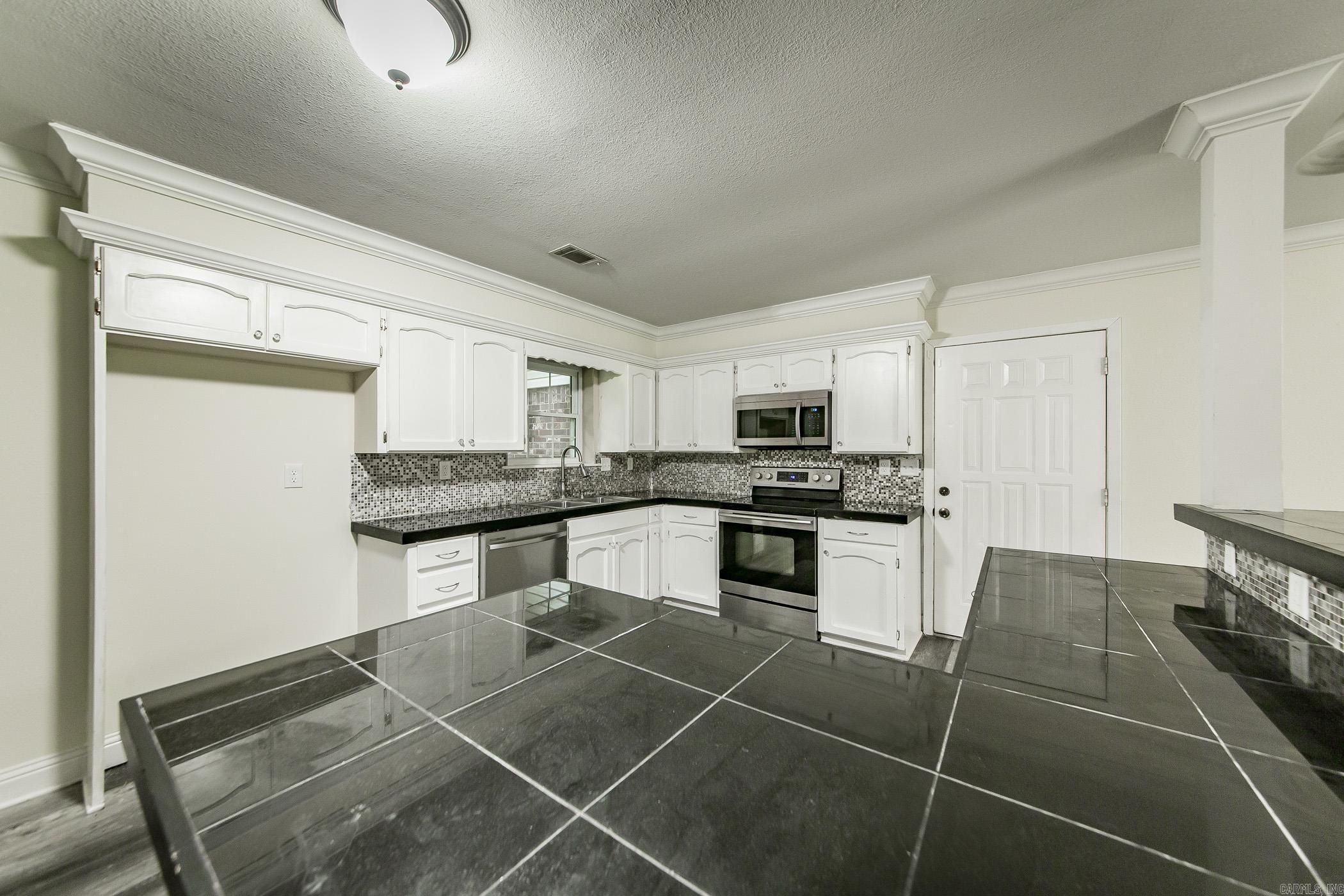 221 San Juan  Hot Springs, AR