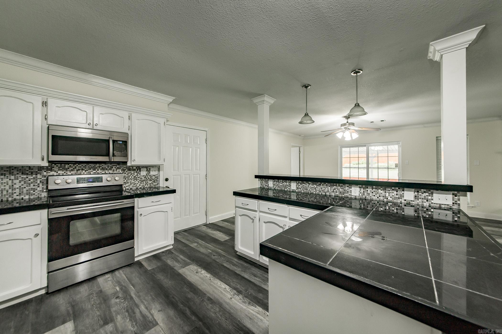 221 San Juan  Hot Springs, AR